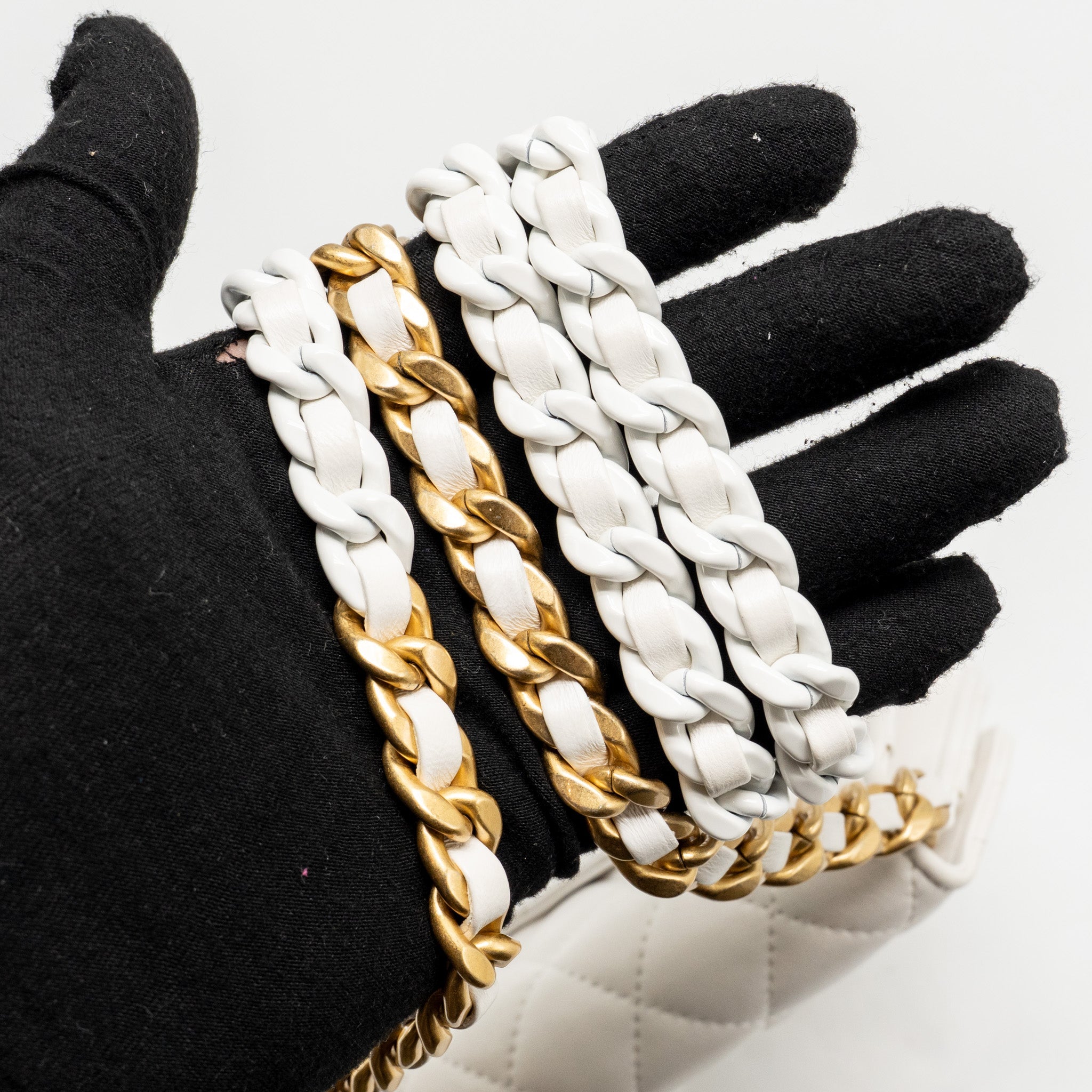 chanel-giant-chain-classic-wallet-on-chain-lambskin-white-multicolour-hardware-microchip