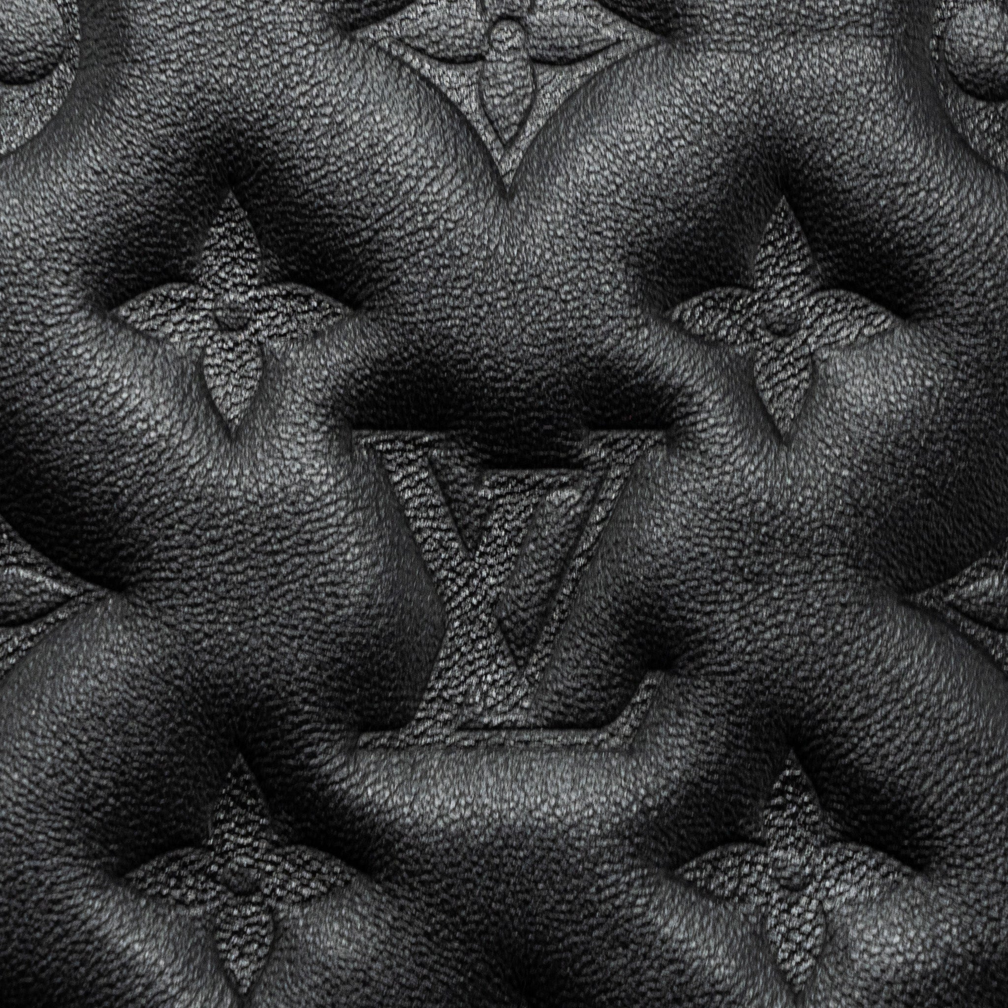 louis-vuitton-pochette-coussin-lambskin-ghw