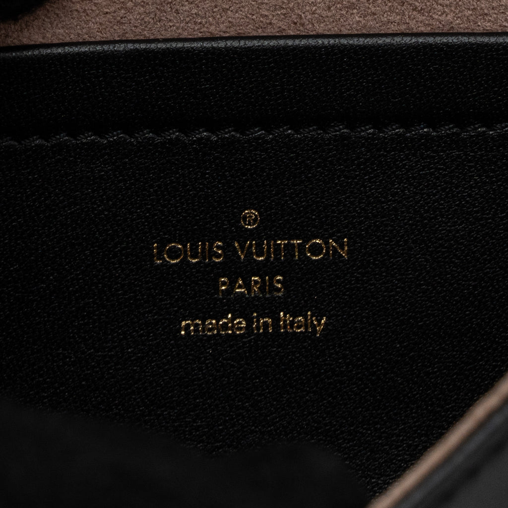 louis-vuitton-pochette-coussin-lambskin-ghw