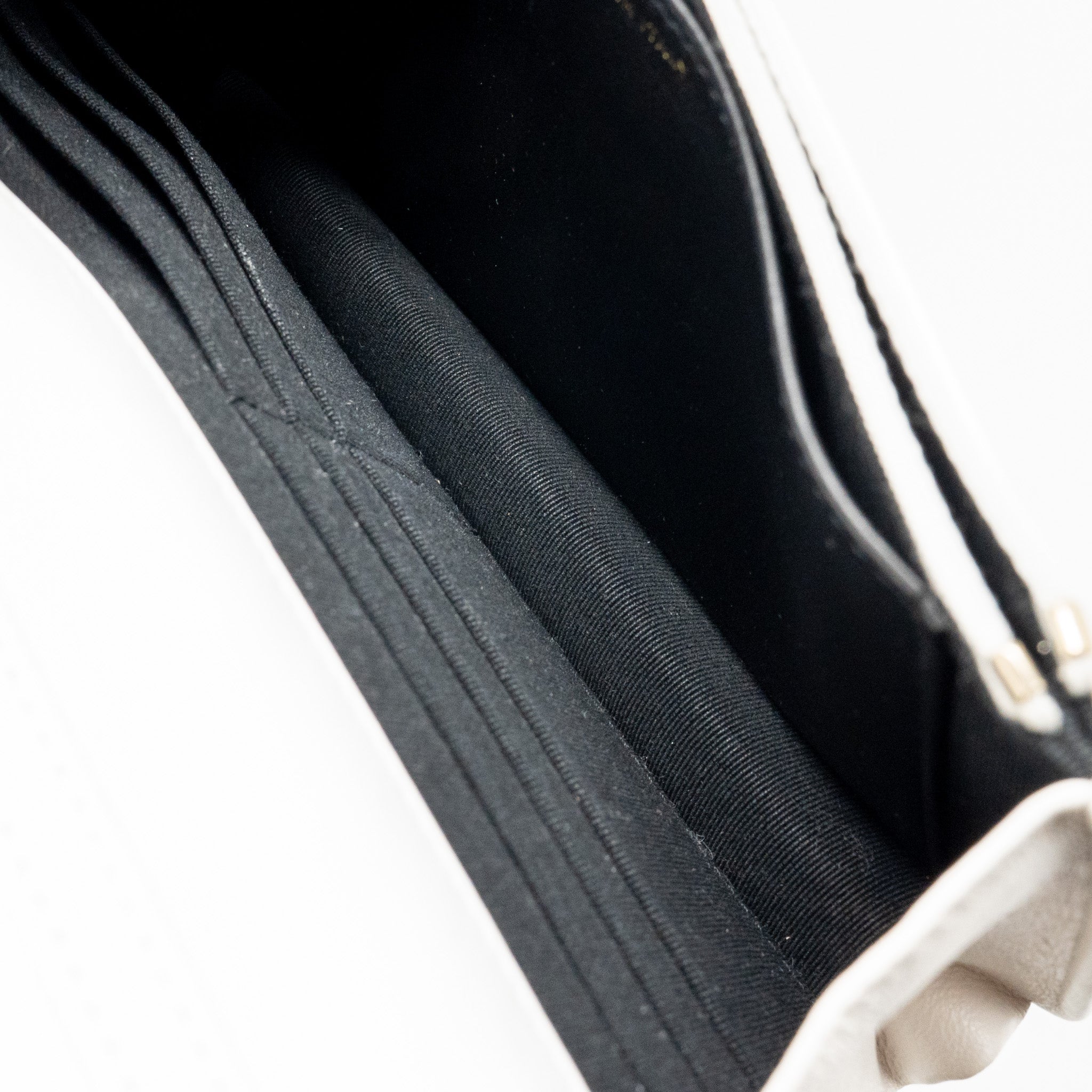 chanel-giant-chain-classic-wallet-on-chain-lambskin-white-multicolour-hardware-microchip