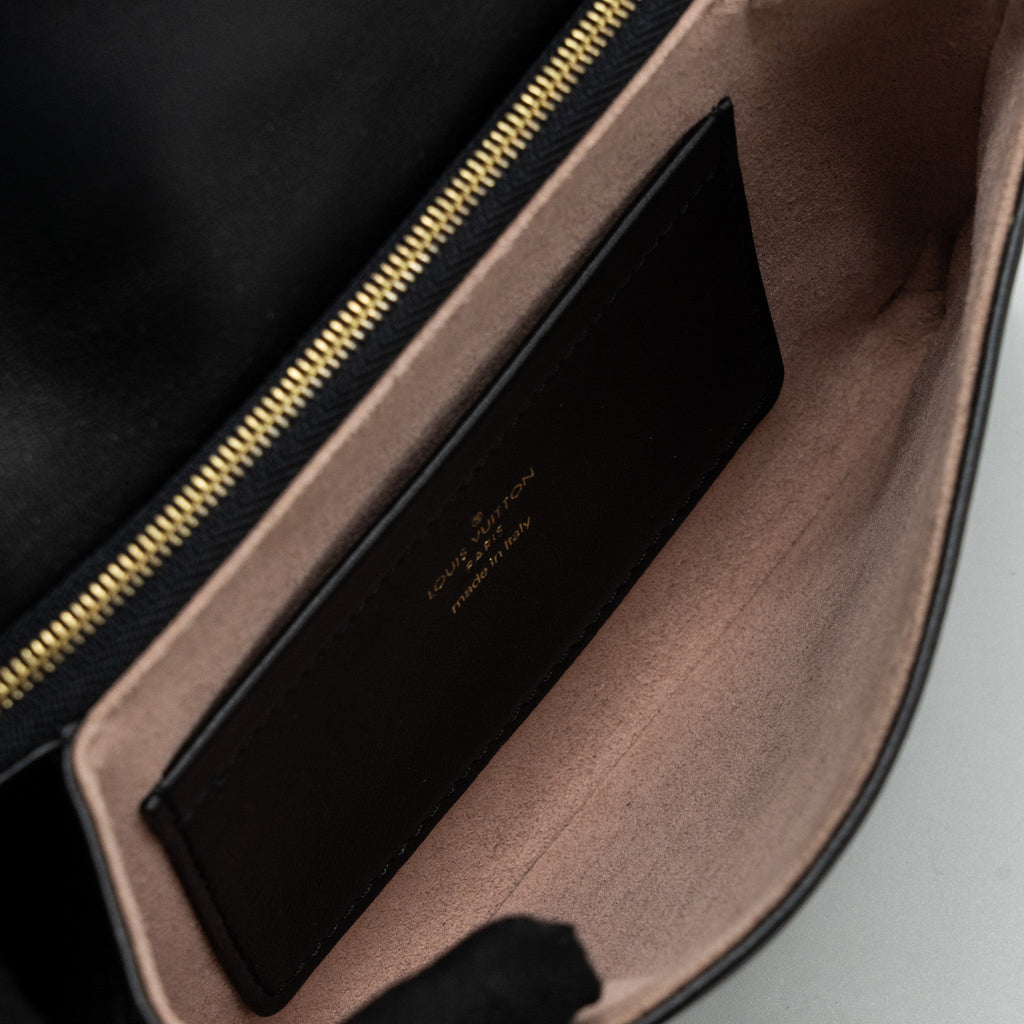 louis-vuitton-pochette-coussin-lambskin-ghw