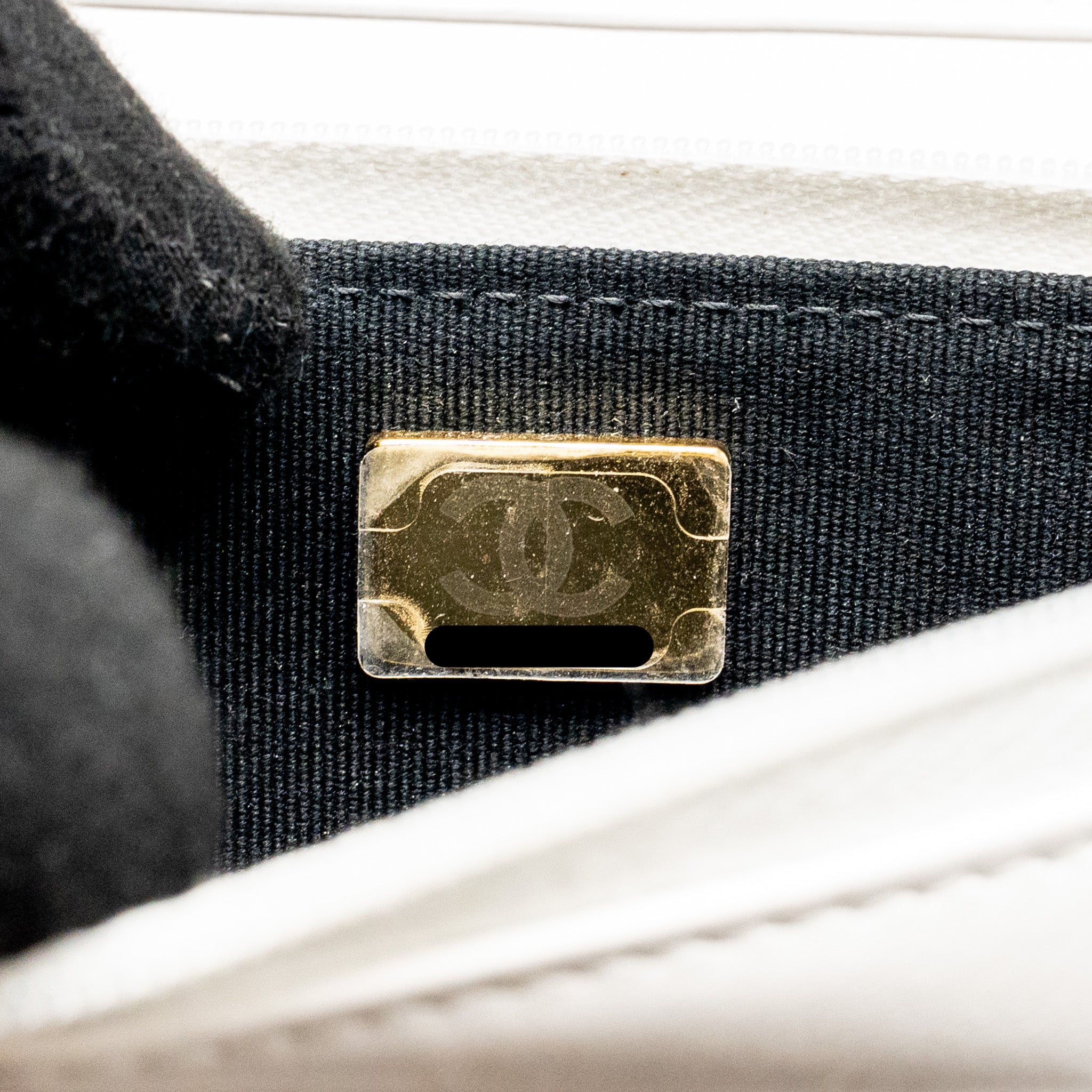 chanel-giant-chain-classic-wallet-on-chain-lambskin-white-multicolour-hardware-microchip