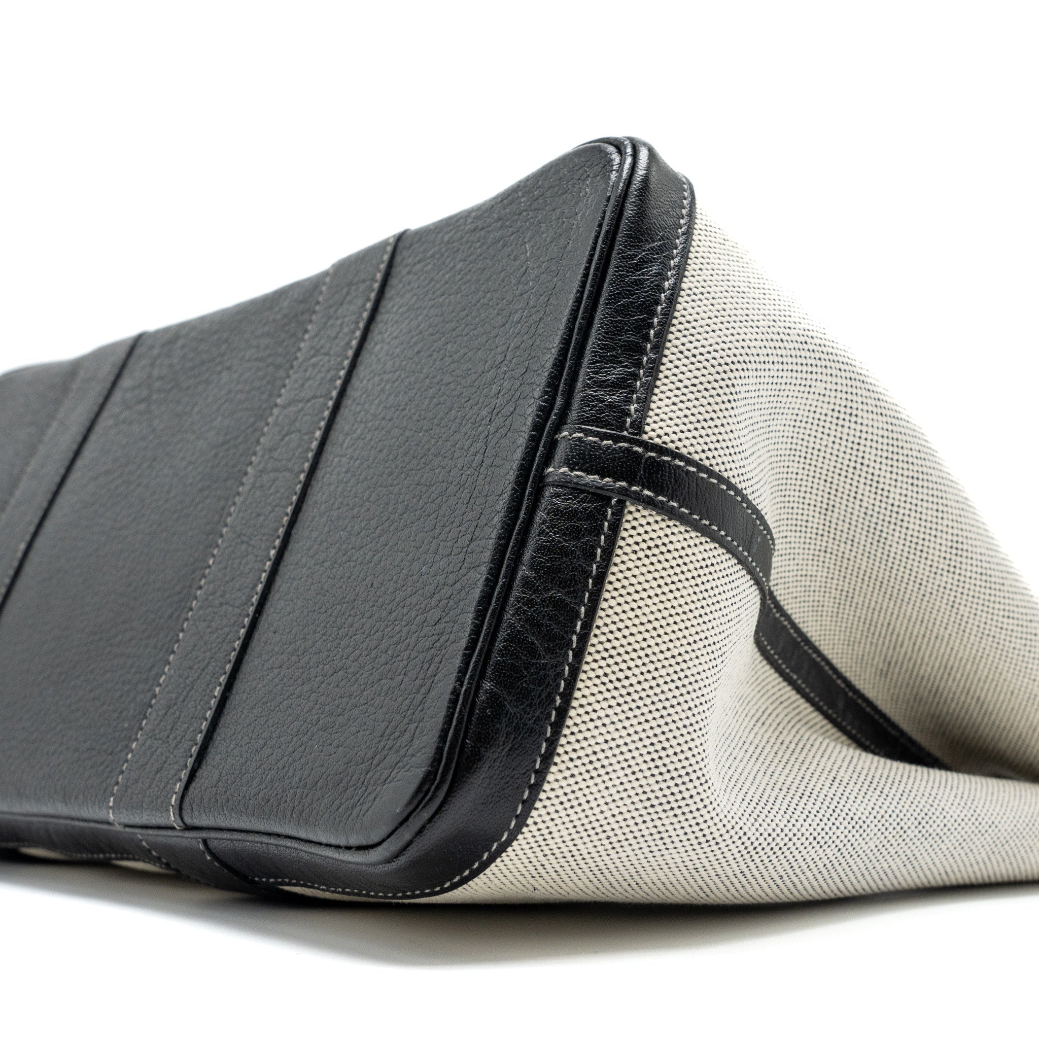 hermes-garden-party-36-canvas-black-white-shw-stamp-square-l