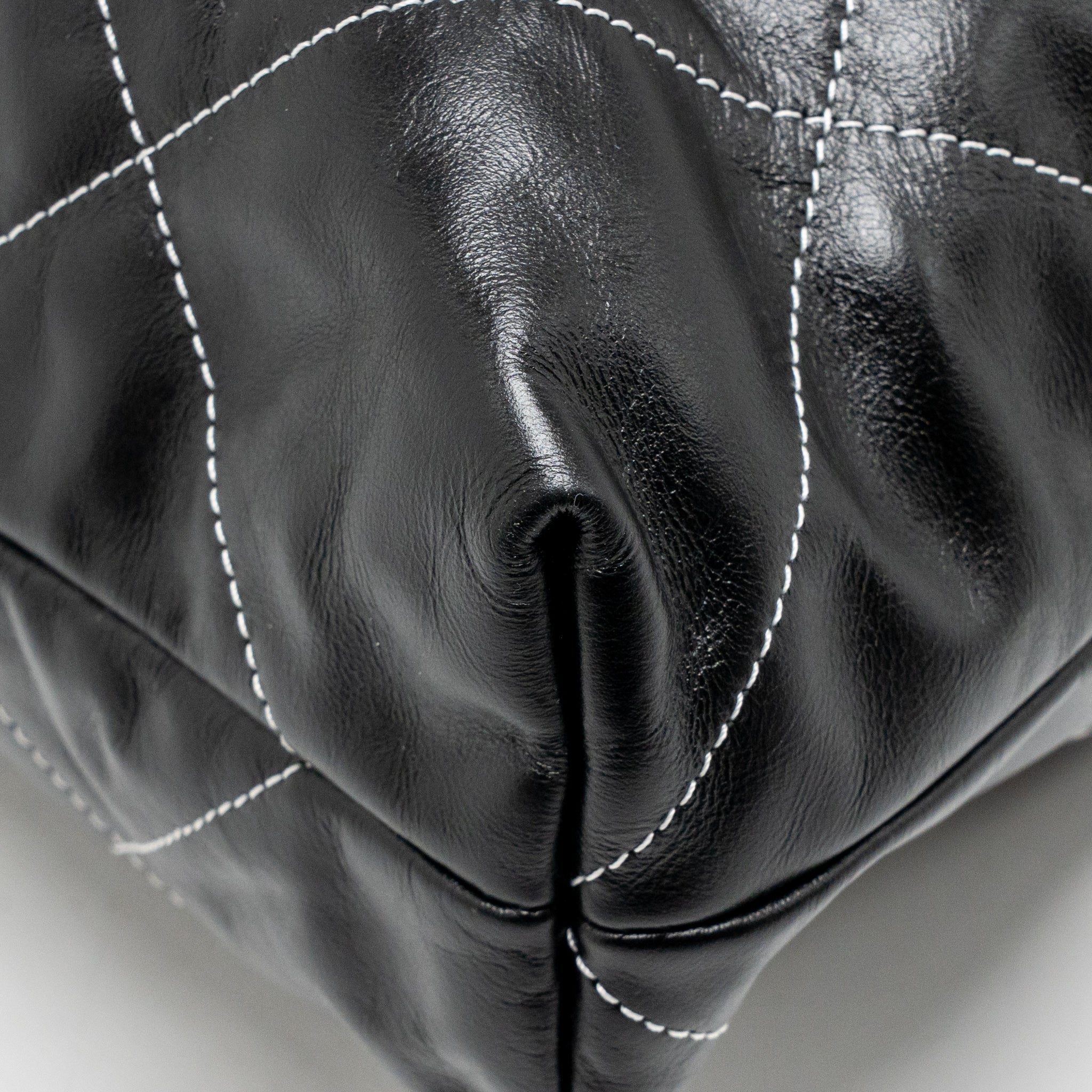 chanel-medium-22-bag-white-stitching-calfskin-black-ghw-microchip