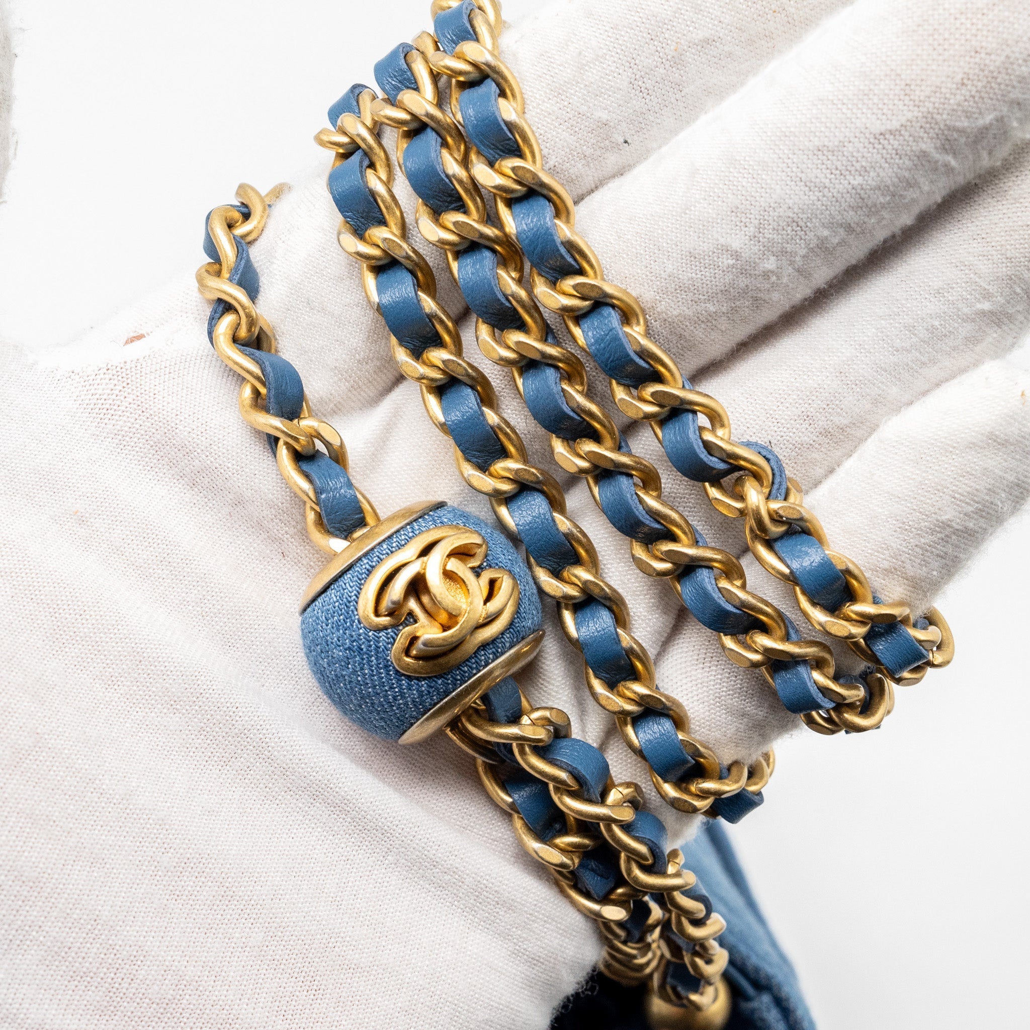 chanel-pearl-crush-wallet-on-chain-denim-blue-ghw-microchip-1