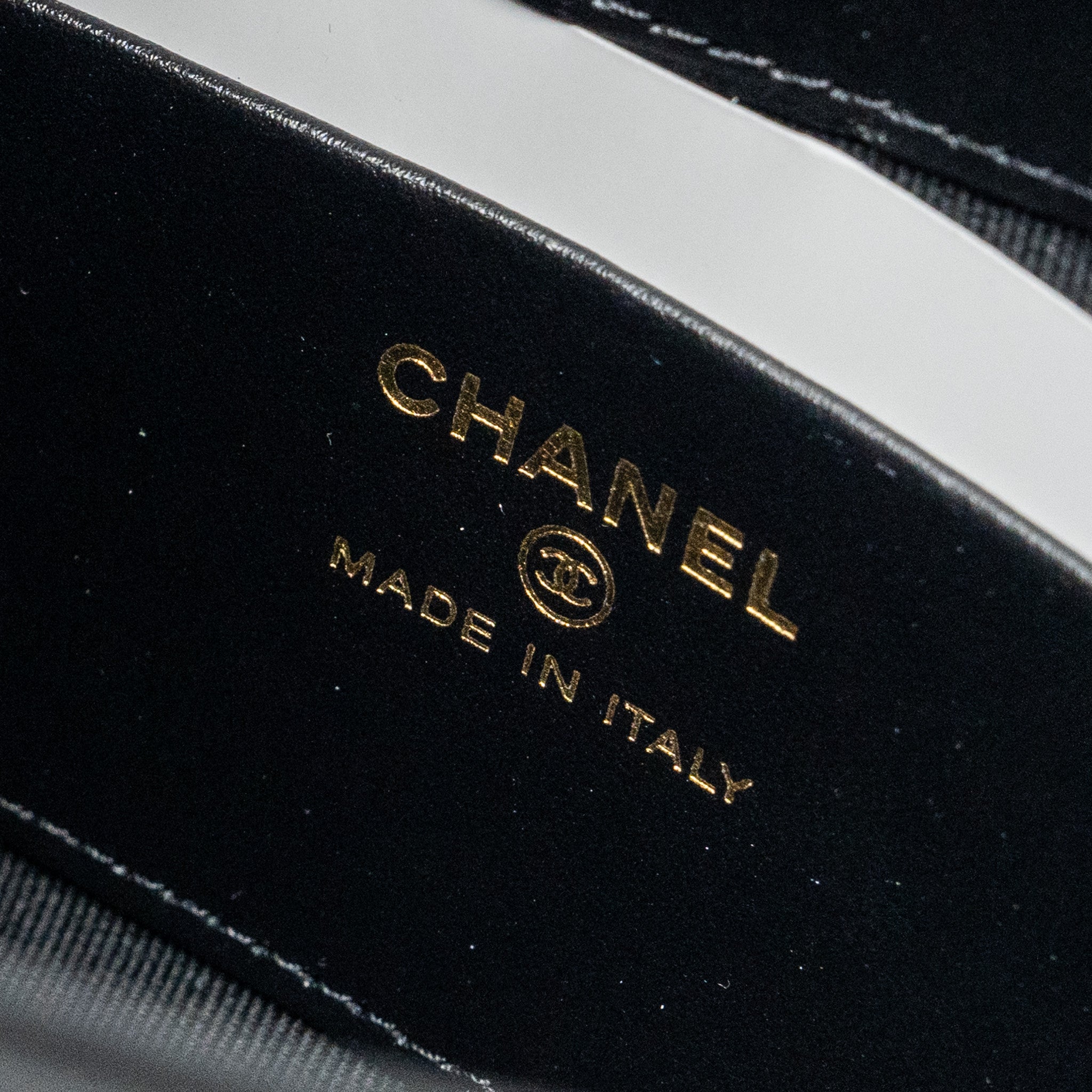 chanel-24c-mini-31-clutch-with-chain-shiny-calfskin-black-lghw-microchip