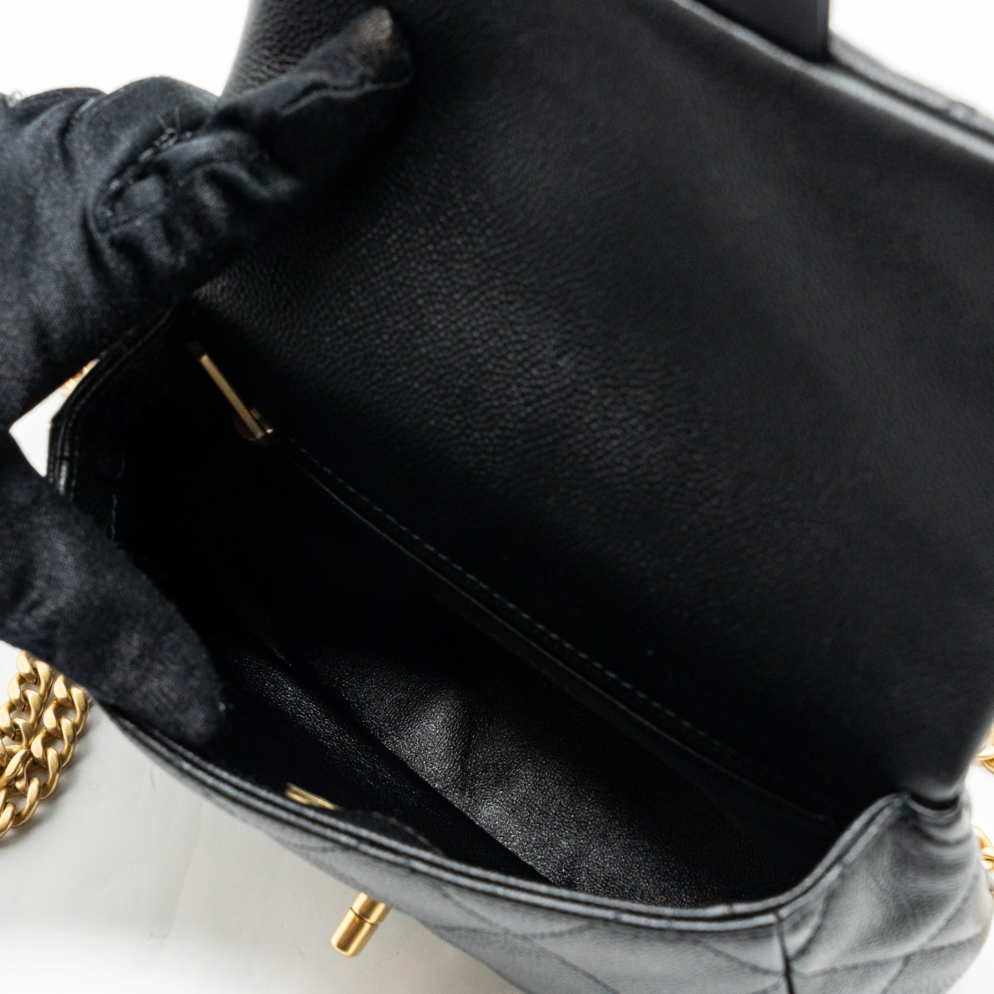 chanel-23p-coco-love-flap-bag-caviar-black-ghwmicrochip