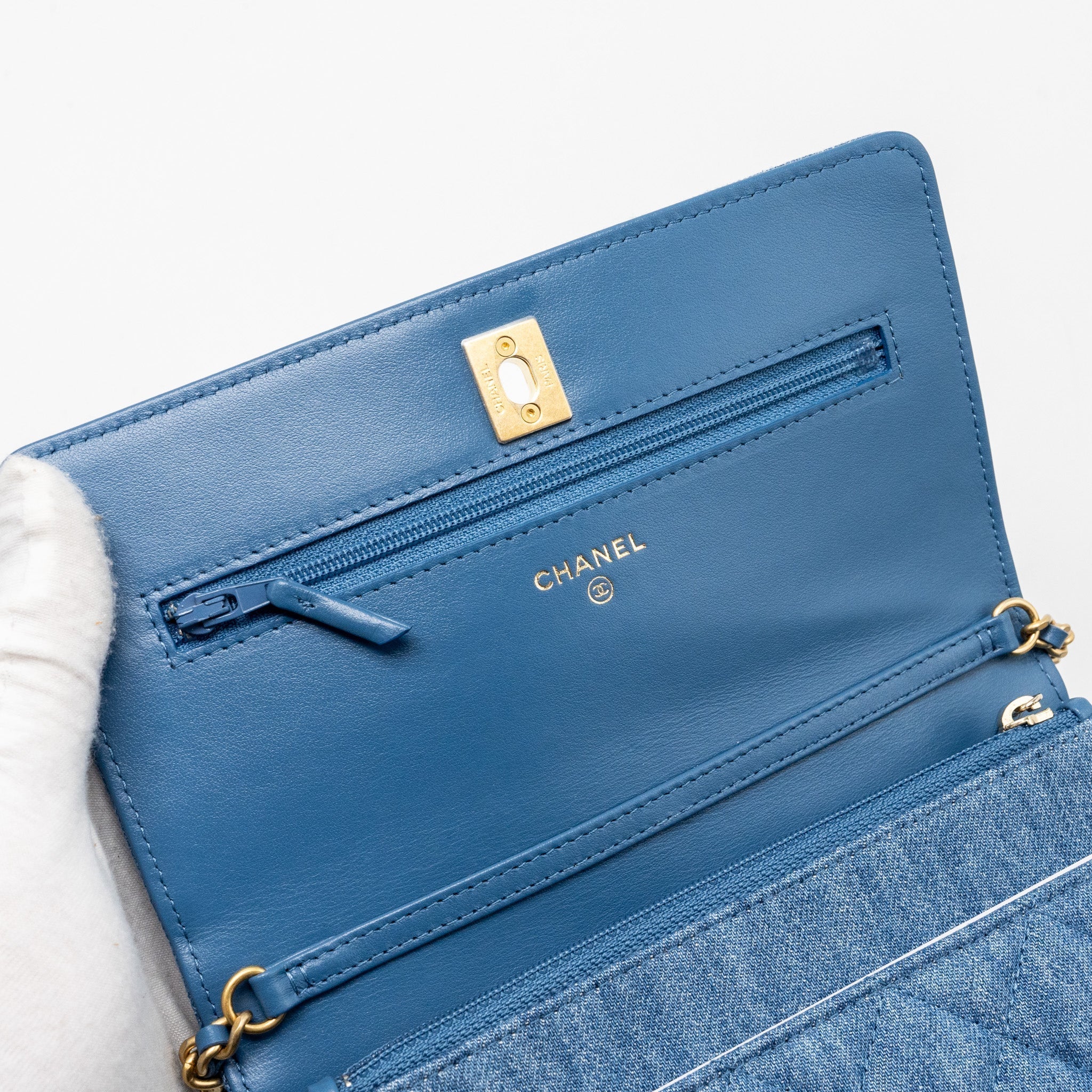chanel-pearl-crush-wallet-on-chain-denim-blue-ghw-microchip-1