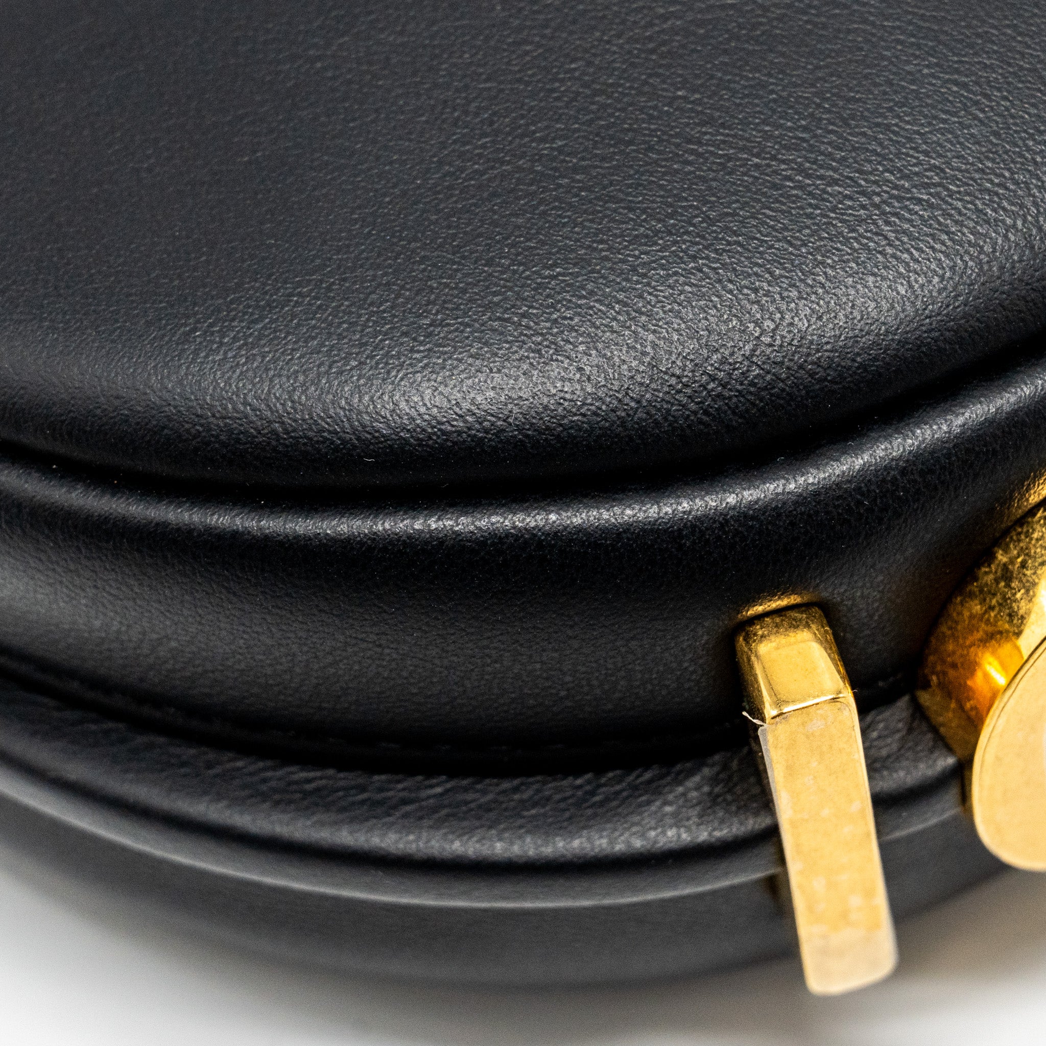fendi-nano-fendigraphy-leather-charm-calfskin-black-ghw