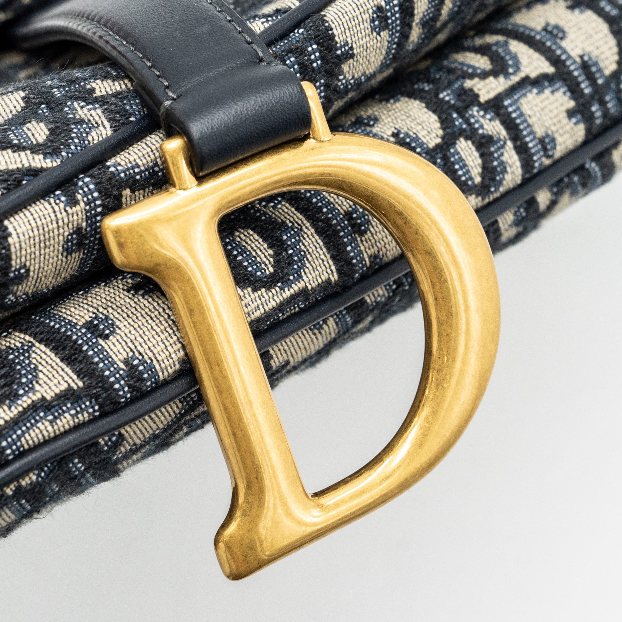 dior-medium-saddle-bag-blue-oblique-jacquard-canvas-ghw