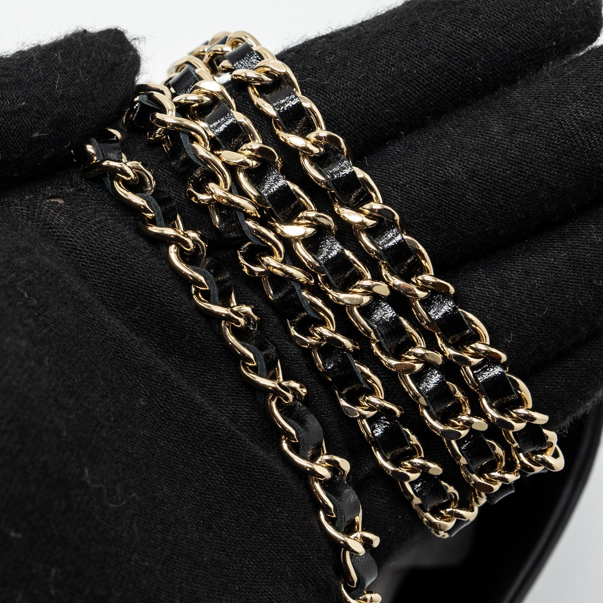 chanel-24c-mini-31-clutch-with-chain-shiny-calfskin-black-lghw-microchip