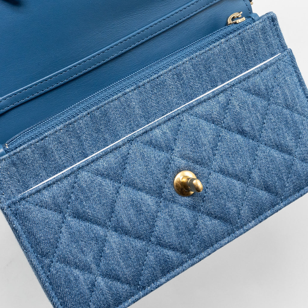 chanel-pearl-crush-wallet-on-chain-denim-blue-ghw-microchip-1