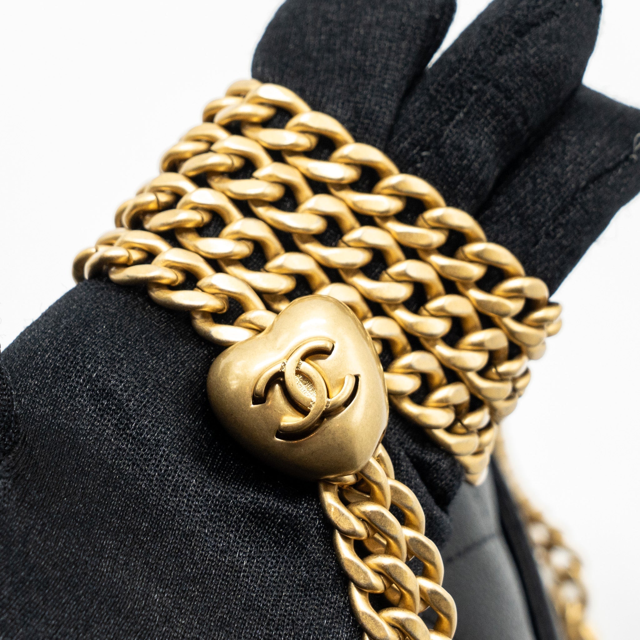 chanel-23p-coco-love-flap-bag-caviar-black-ghwmicrochip