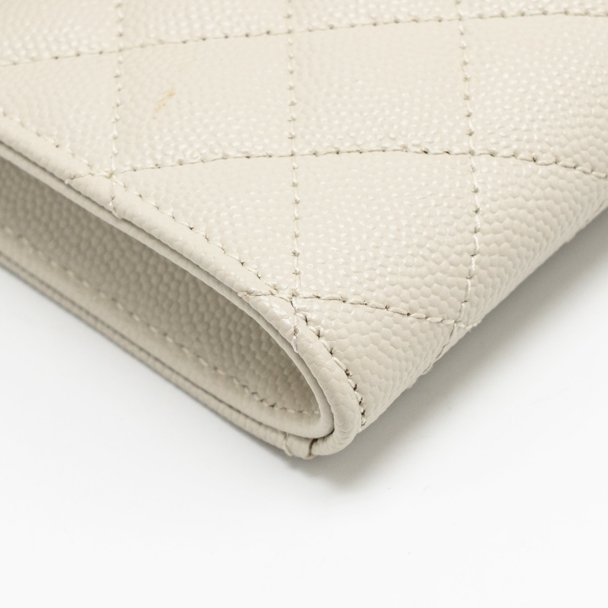 saint-laurent-envelope-flap-pouch-grained-calfskin-blanc-vintage-ghw
