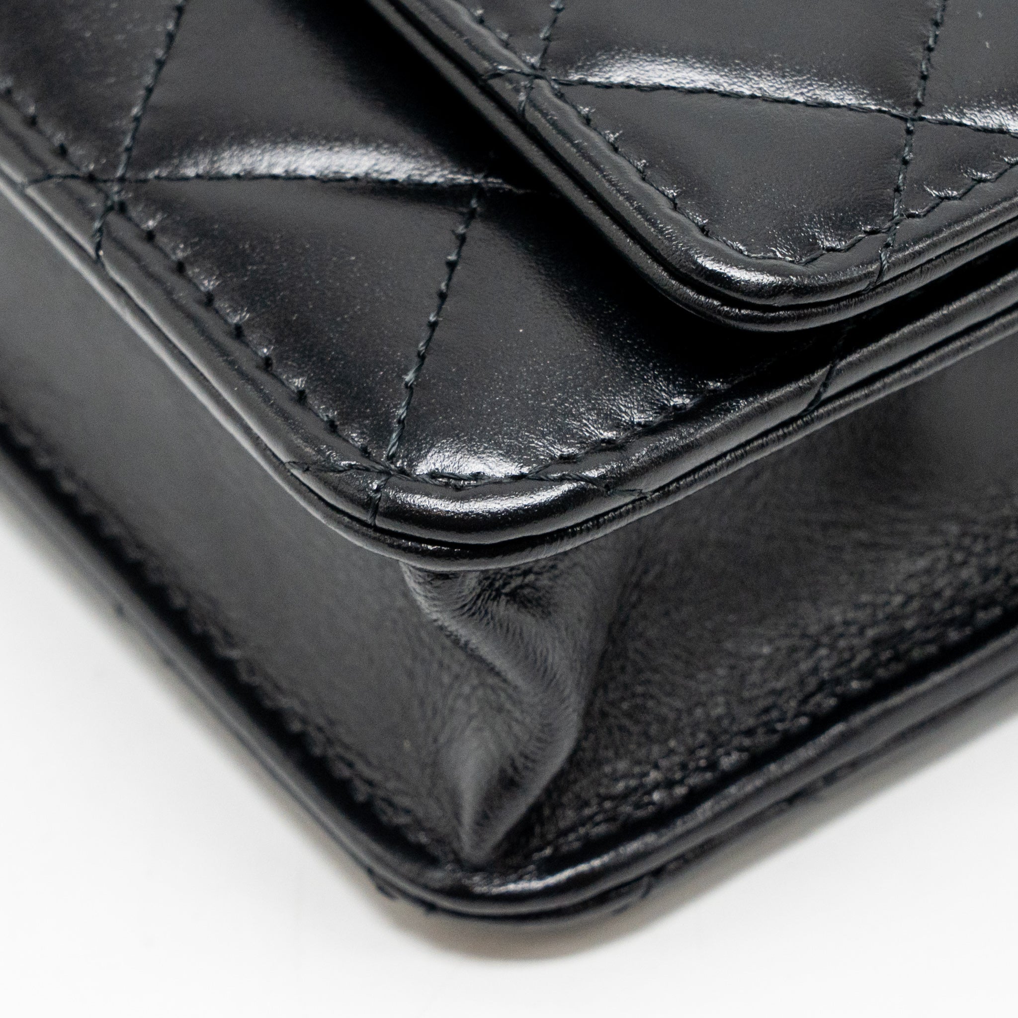 chanel-gold-crush-wallet-on-chain-calfskin-black-ghw-microchip