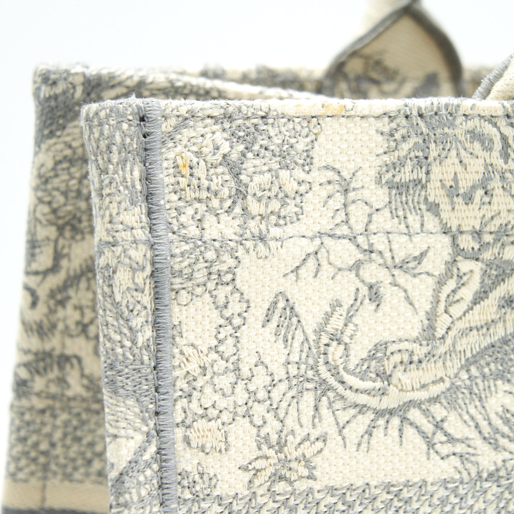 dior-small-book-tote-toile-de-jouy-embroidery-grey