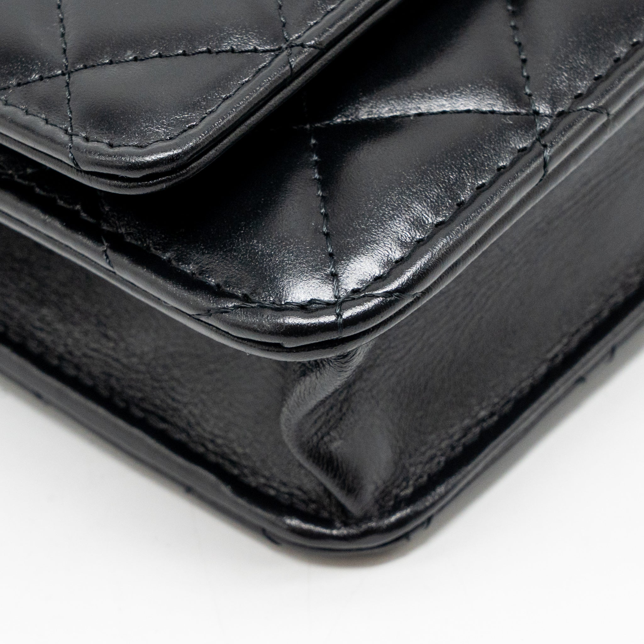 chanel-gold-crush-wallet-on-chain-calfskin-black-ghw-microchip