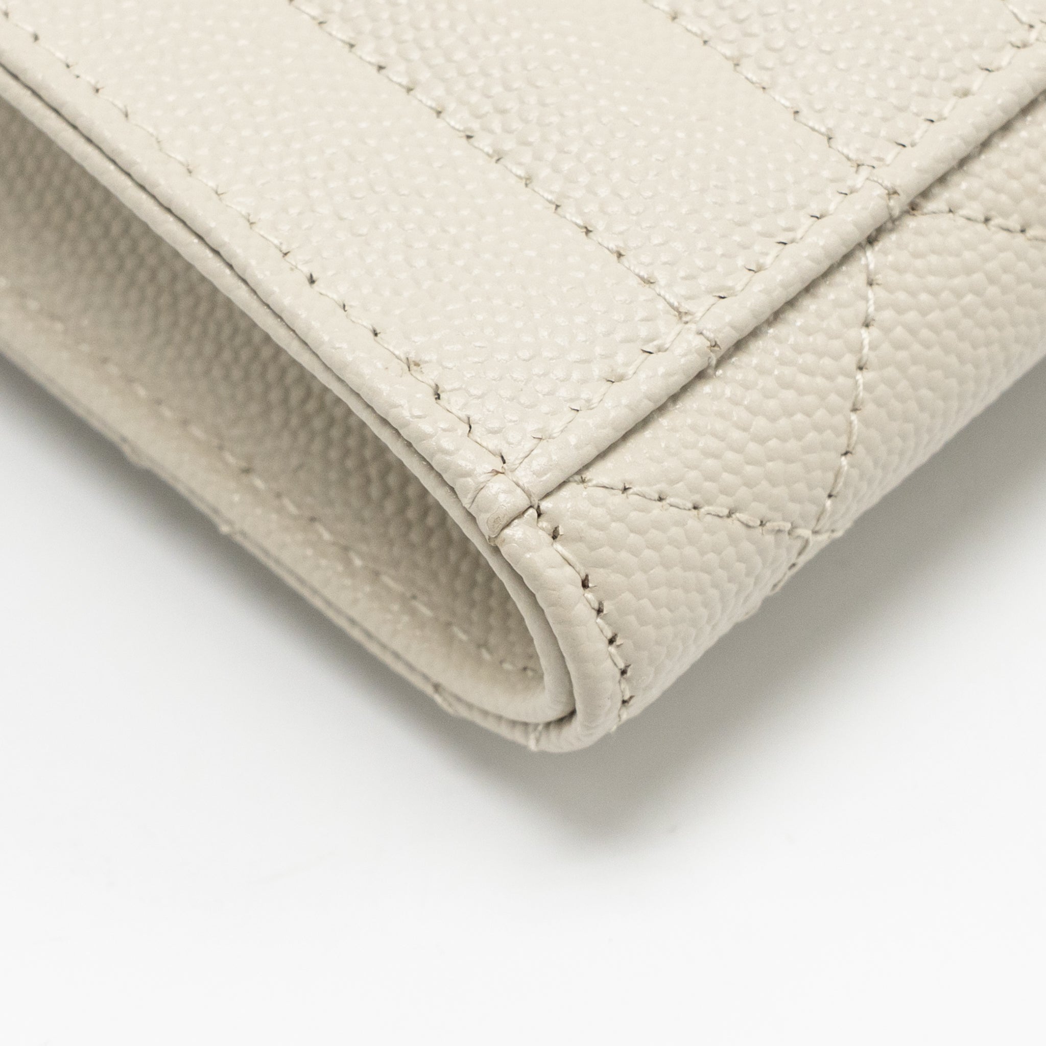 saint-laurent-envelope-flap-pouch-grained-calfskin-blanc-vintage-ghw