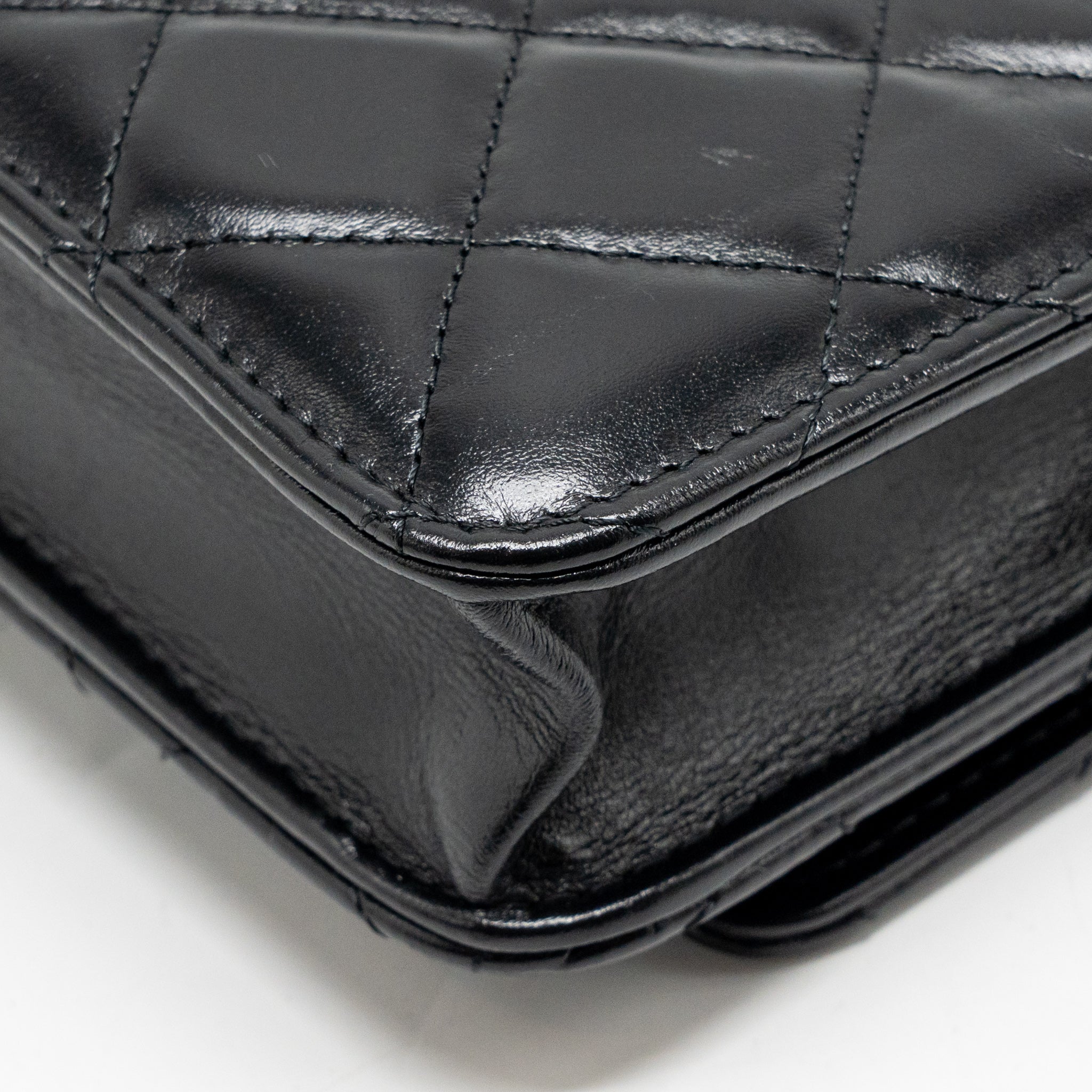 chanel-gold-crush-wallet-on-chain-calfskin-black-ghw-microchip