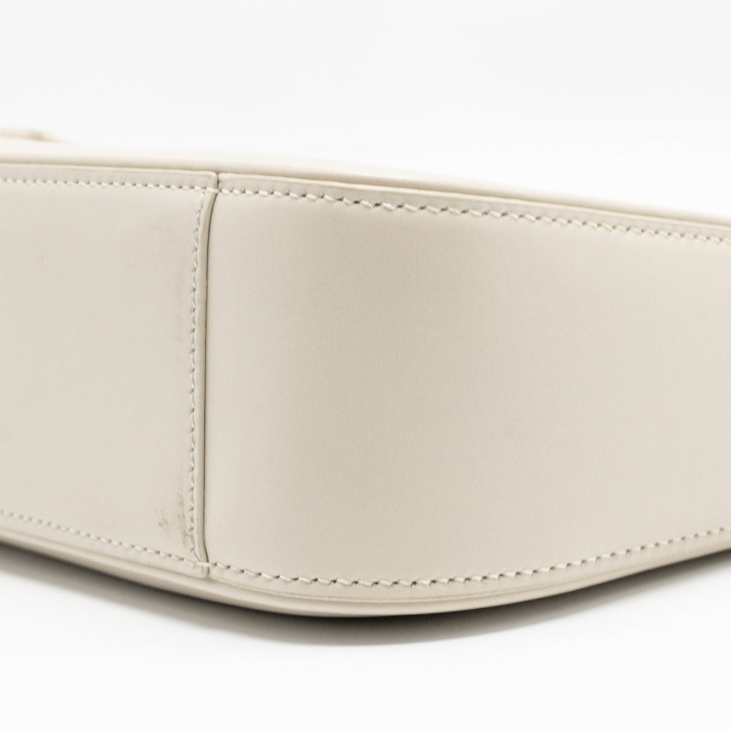 saint-laurent-le-5-a-7-hobo-calfskin-blanc-vintage-ghw