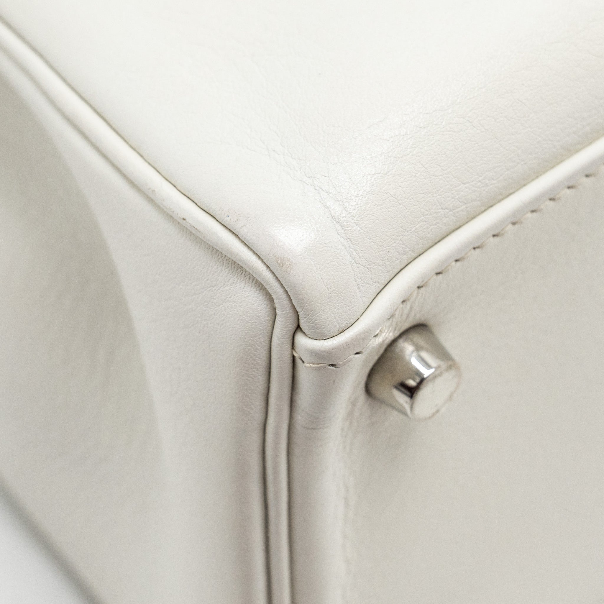 hermes-kelly-28-evercolor-blanc-shw-stamp-square-k