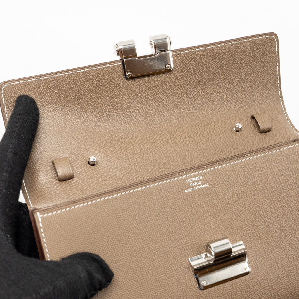 hermes-charniere-to-go-pouch-madame-etoupe-shw-stamp-k