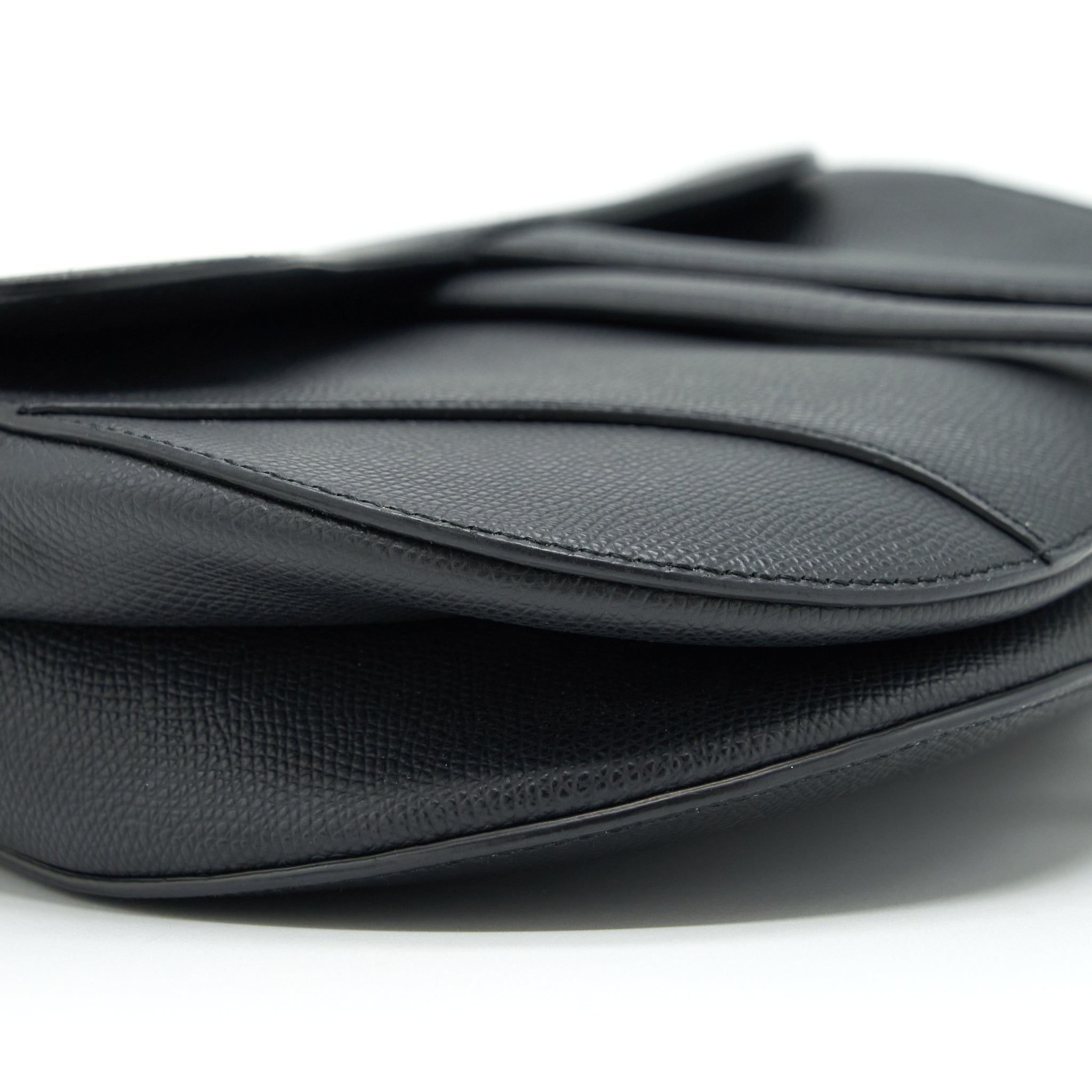 dior-medium-saddle-bag-grained-calfskin-black-ghw