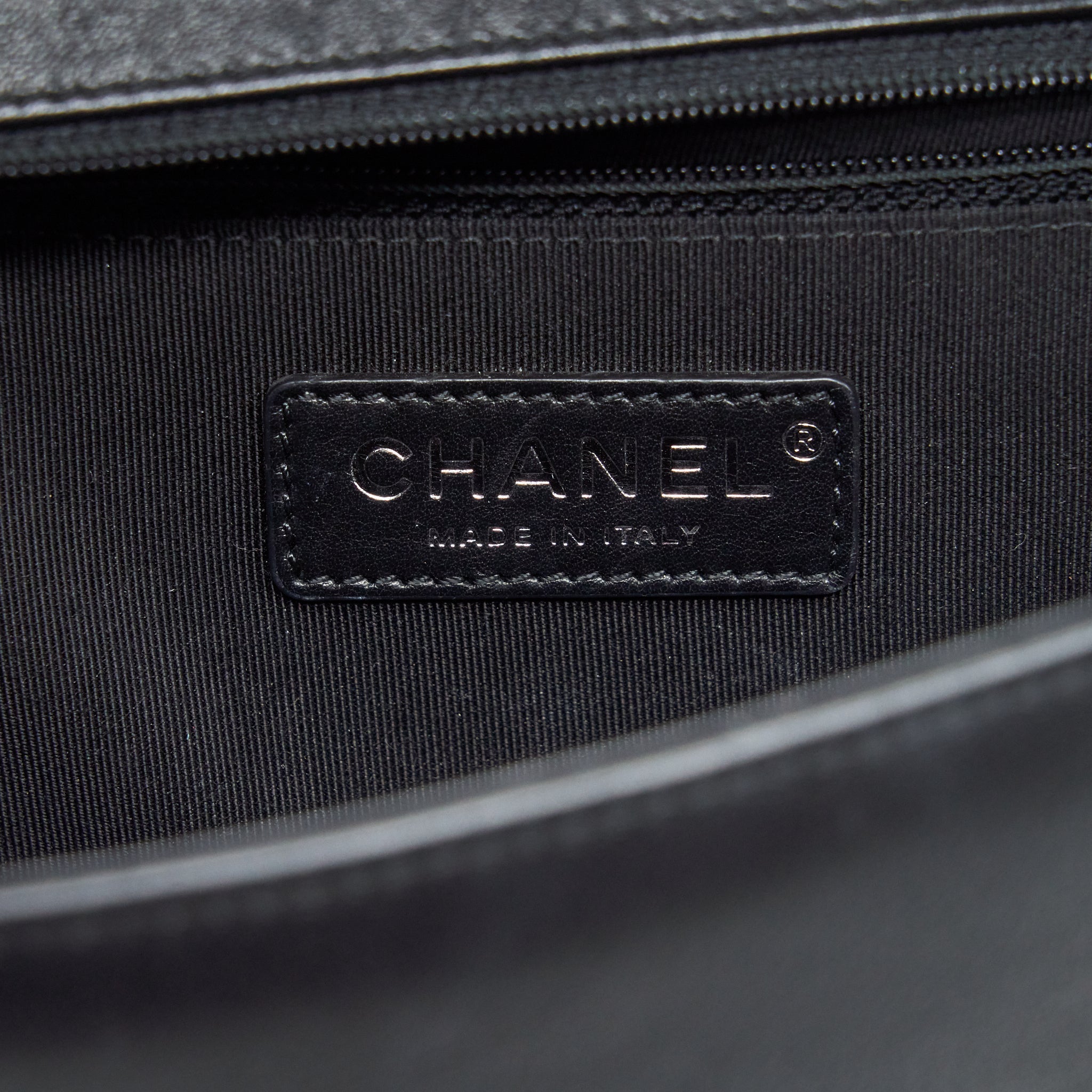 chanel-medium-chevron-boy-bag-calfskin-black-ruthenium-hardware