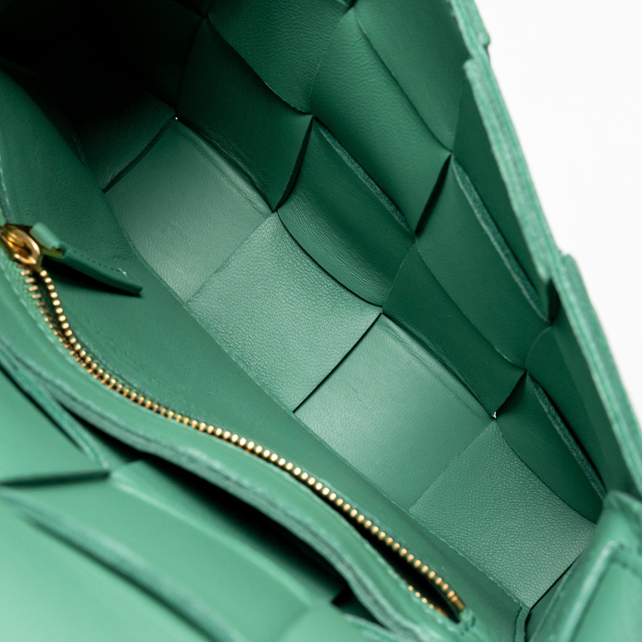 bottega-veneta-green