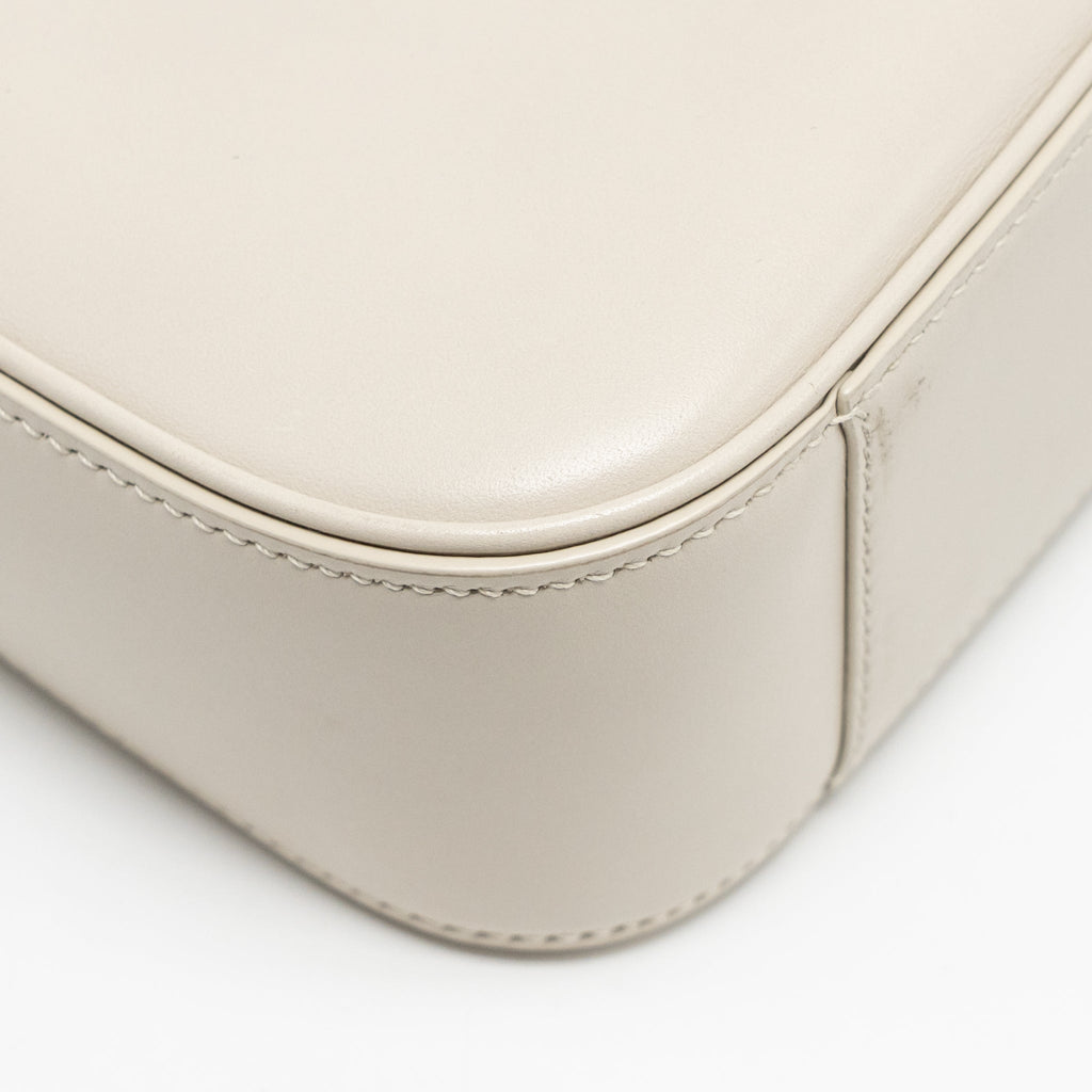 saint-laurent-le-5-a-7-hobo-calfskin-blanc-vintage-ghw