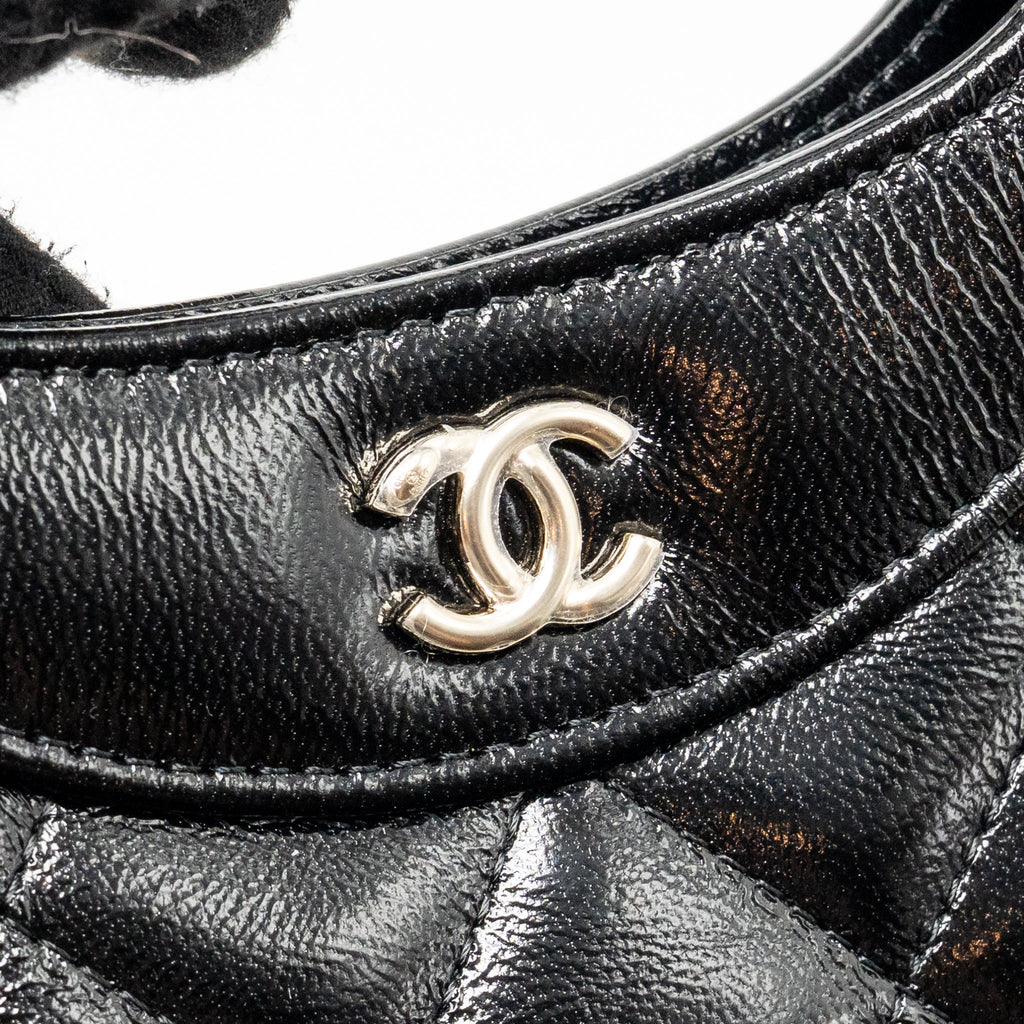 chanel-mini-31-clutch-with-chain-shiny-lambskin-black-lghwmicrochip-1