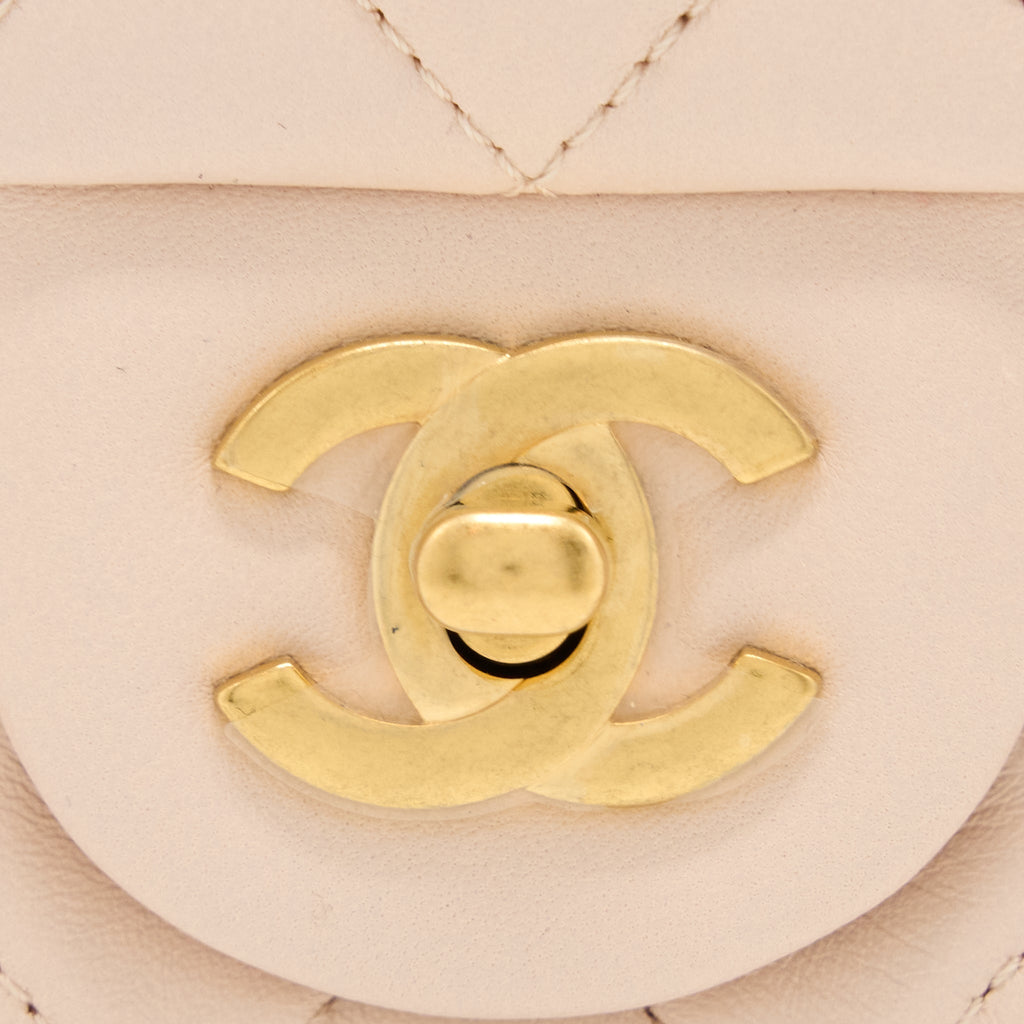 chanel-pearl-crush-mini-square-lambskin-light-beige-brushed-ghwmicrochip-1