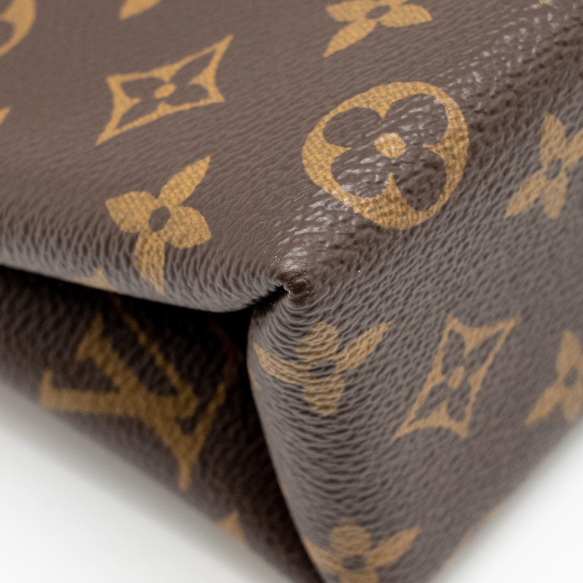 louis-vuitton-locky-bb-monogram-canvas-rose-poudre-ghw