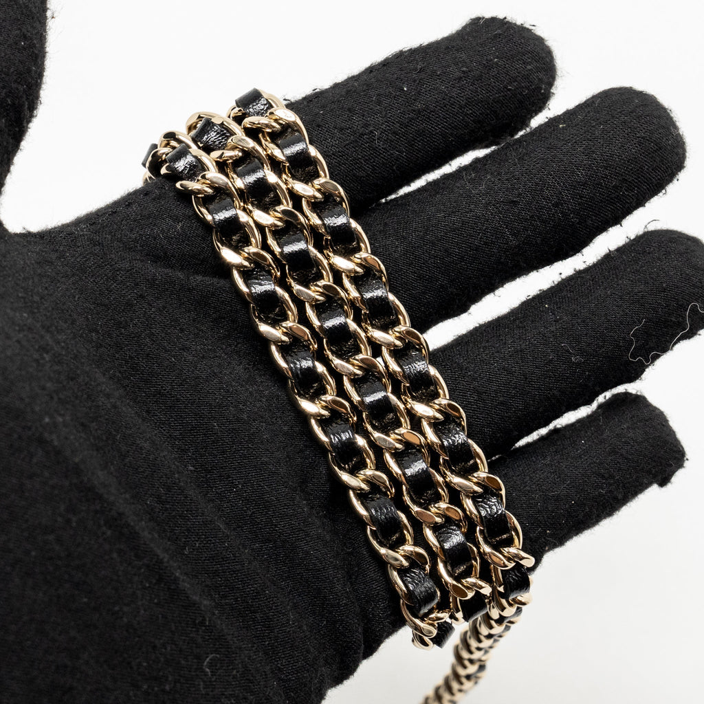 chanel-mini-31-clutch-with-chain-shiny-lambskin-black-lghwmicrochip-1