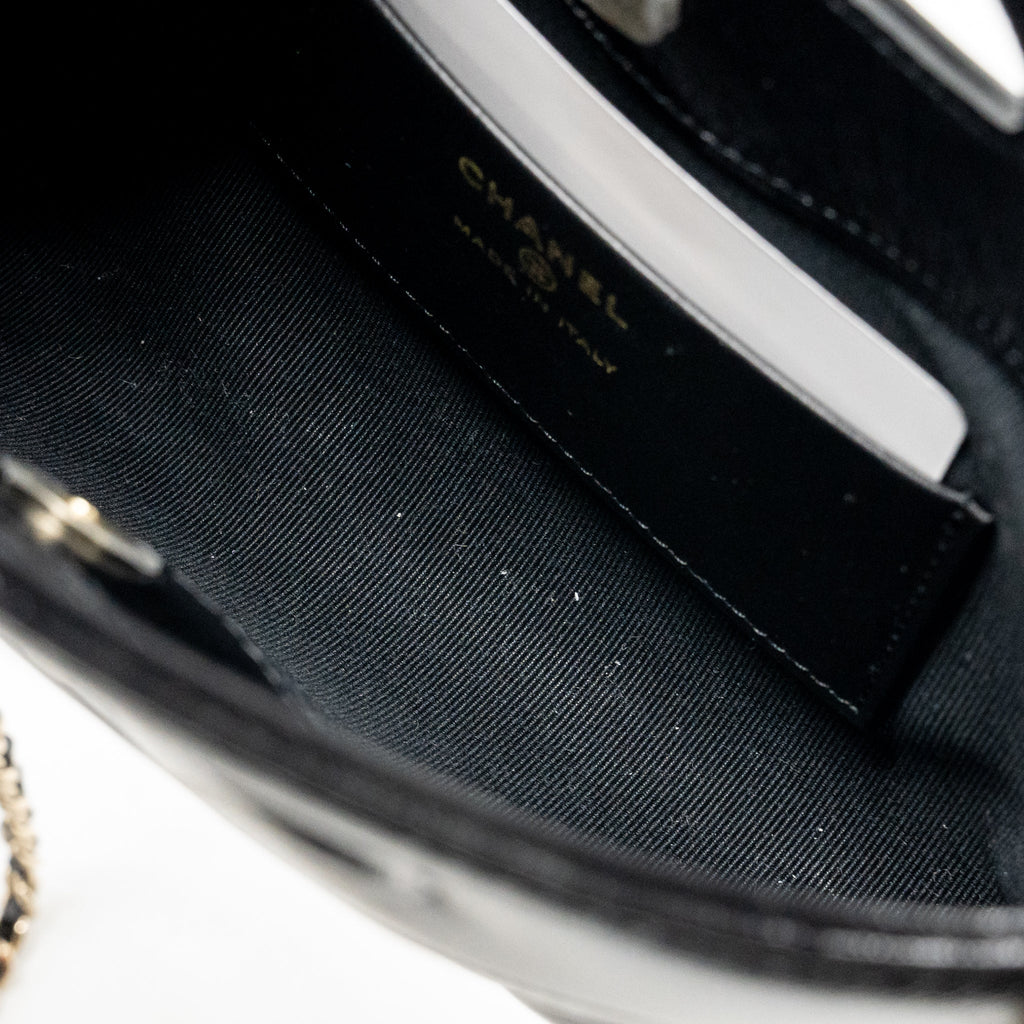 chanel-mini-31-clutch-with-chain-shiny-lambskin-black-lghwmicrochip-1