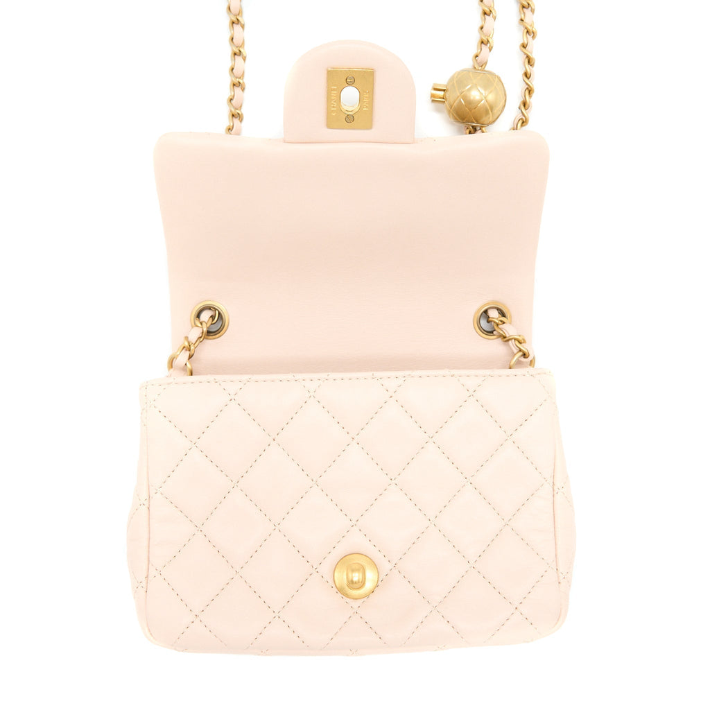 chanel-pearl-crush-mini-square-lambskin-light-beige-brushed-ghwmicrochip-1