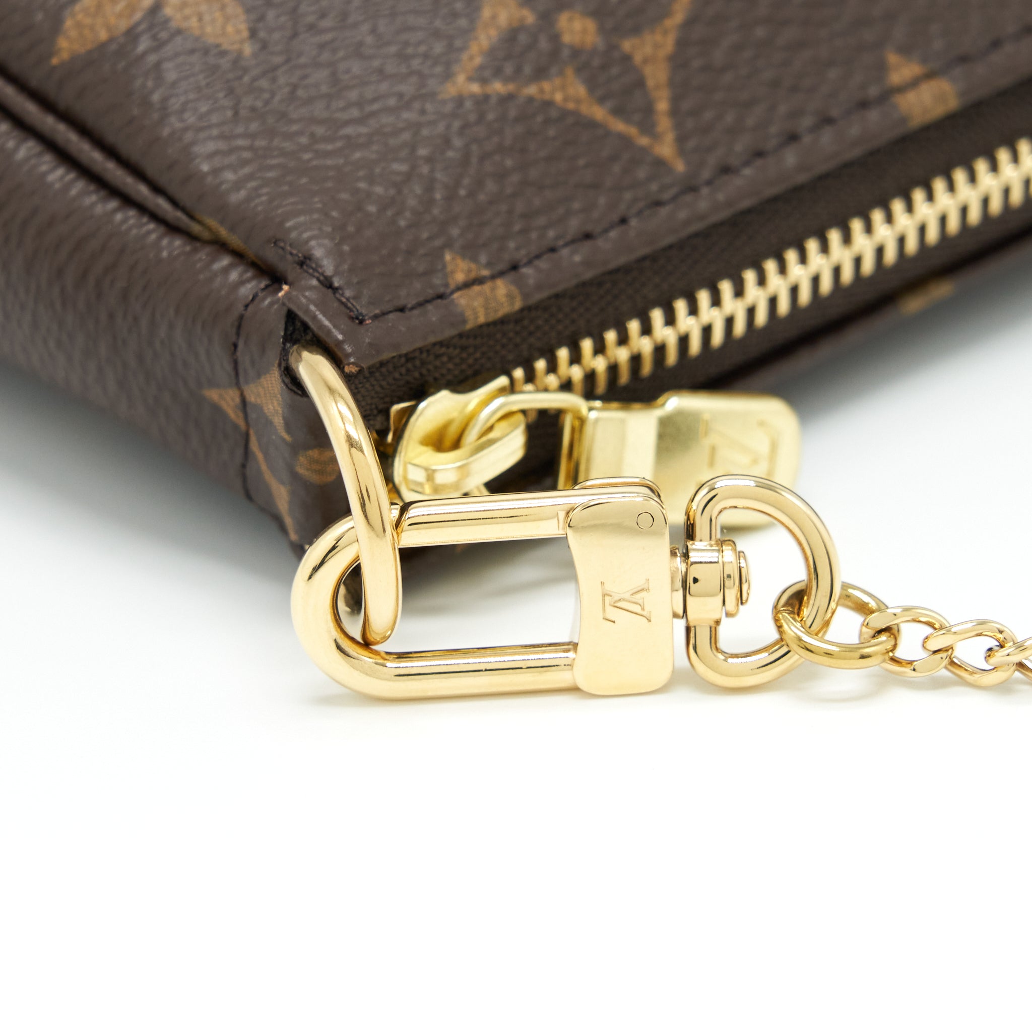 louis-vuitton-mini-pochette-monogram-canvas-ghw-2