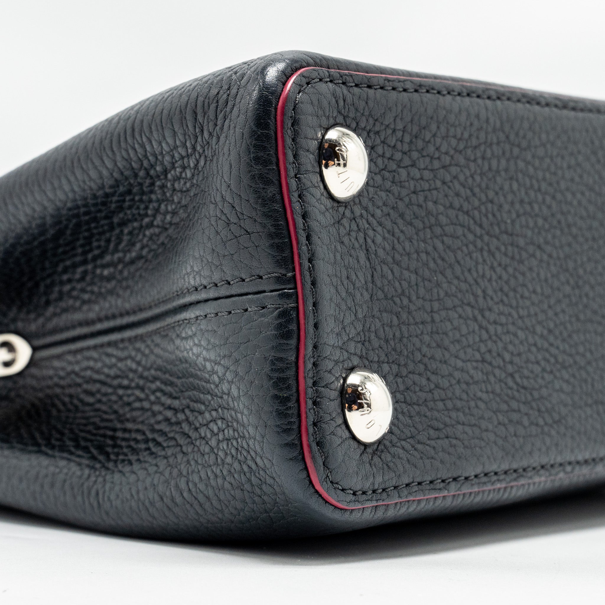 louis-vuitton-capucines-bb-taurillon-navy-shw