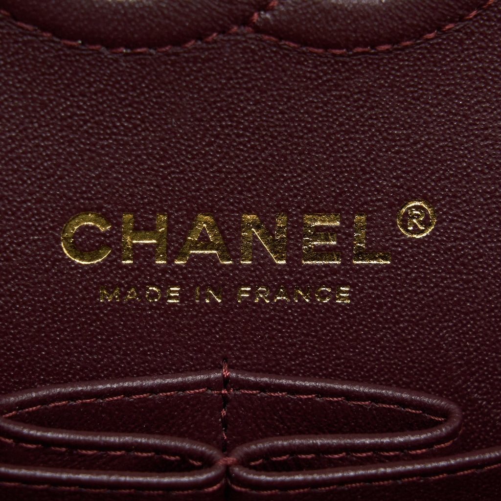 chanel-small-classic-flap-bag-caviar-black-ghwmicrochip
