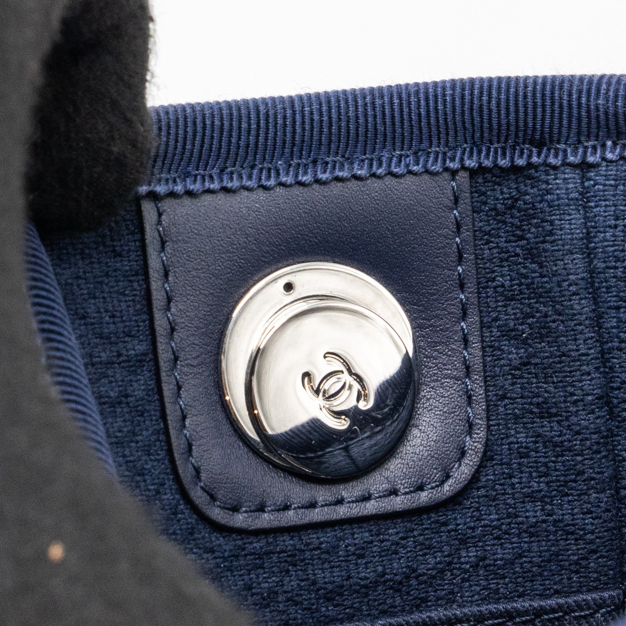 chanel-small-deauville-tote-bag-canvas-navy-shw-microchip