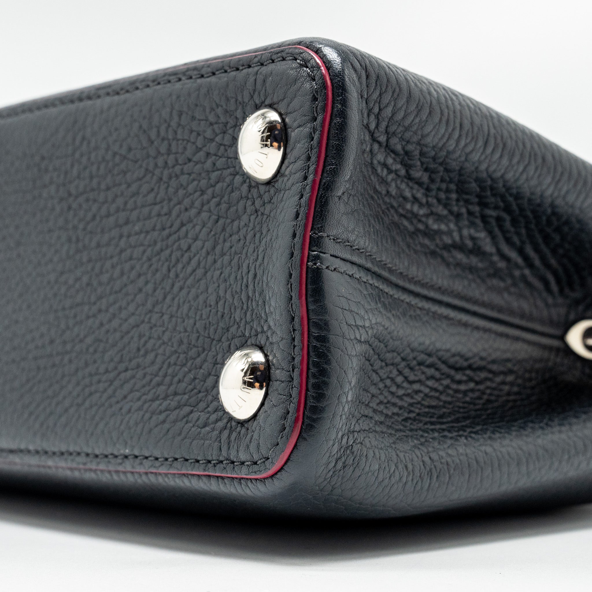 louis-vuitton-capucines-bb-taurillon-navy-shw
