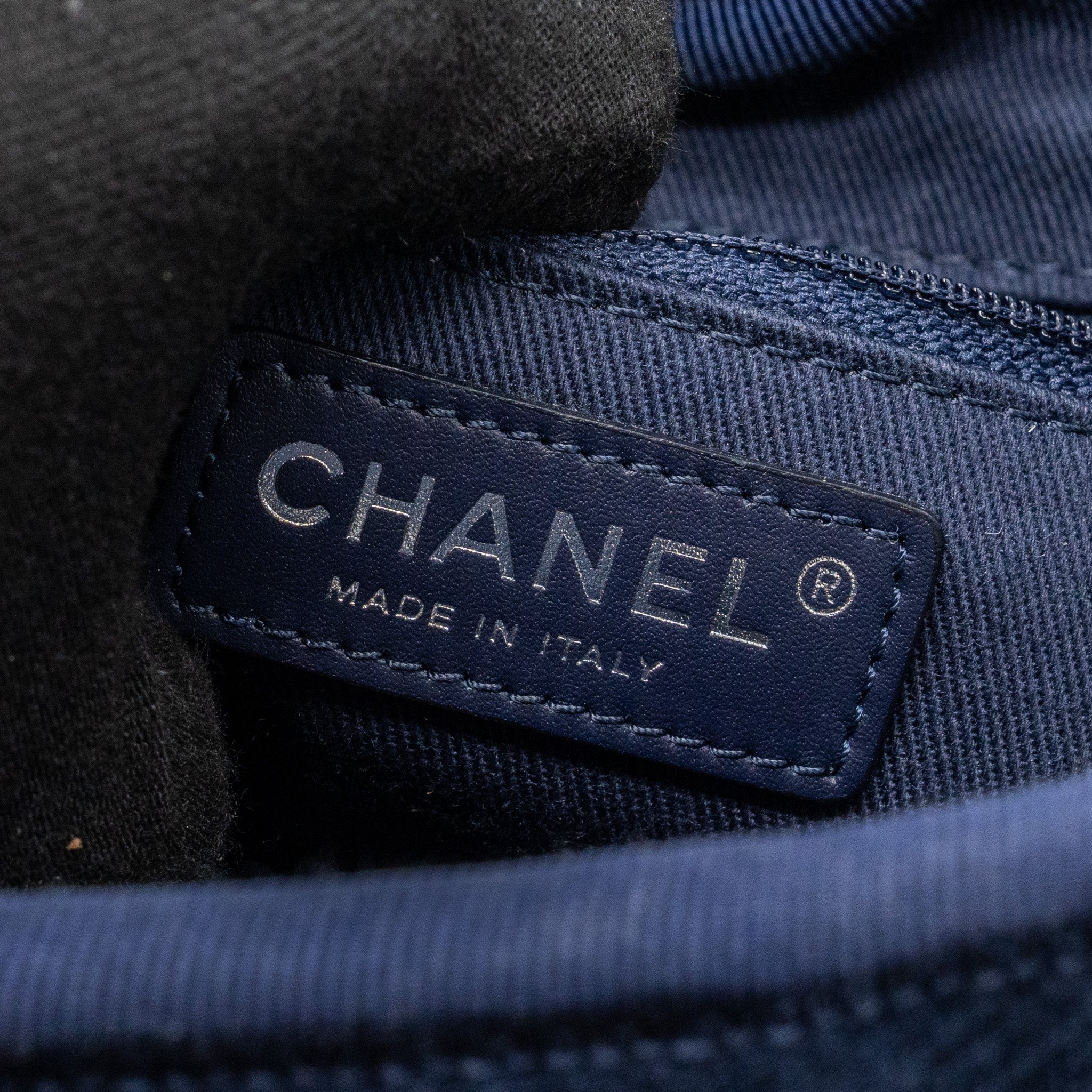 chanel-small-deauville-tote-bag-canvas-navy-shw-microchip