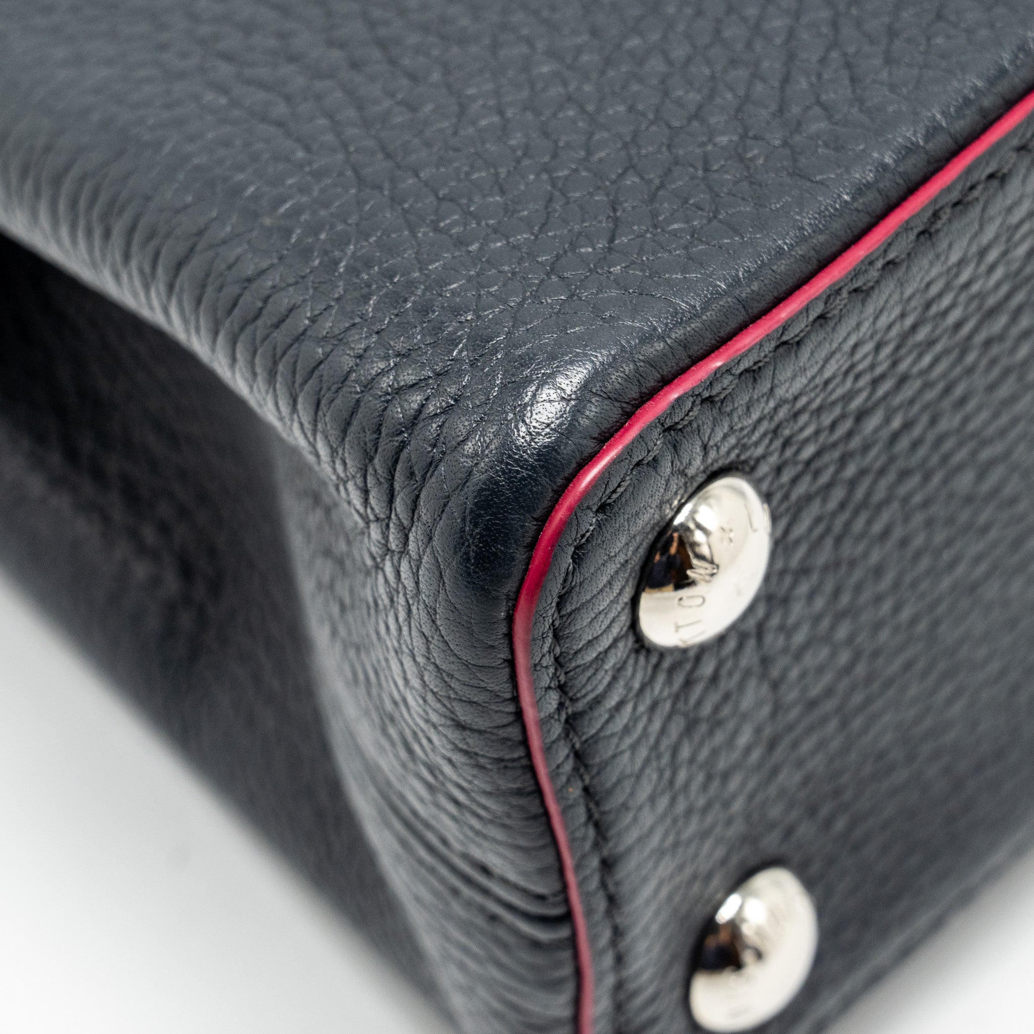 louis-vuitton-capucines-bb-taurillon-navy-shw