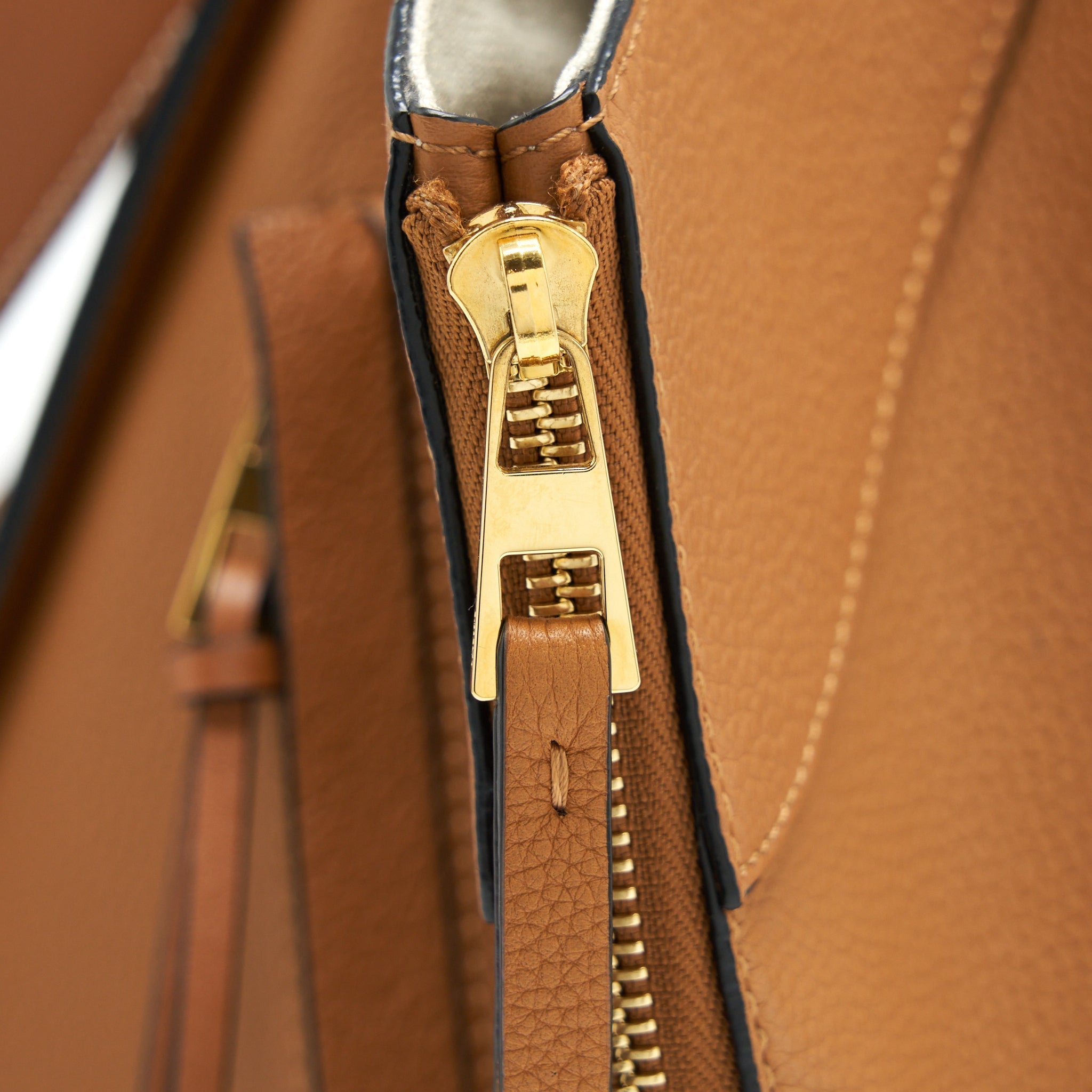 loewe-small-hammock-bag-soft-calfskin-light-caramel-ghw-1