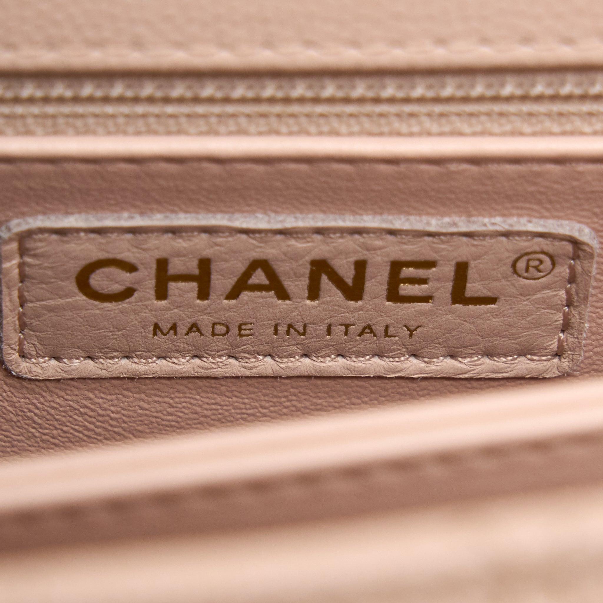 chanel-21a-small-coco-handle-caviar-nd022-rose-clair-light-pink-lghwmicrochip