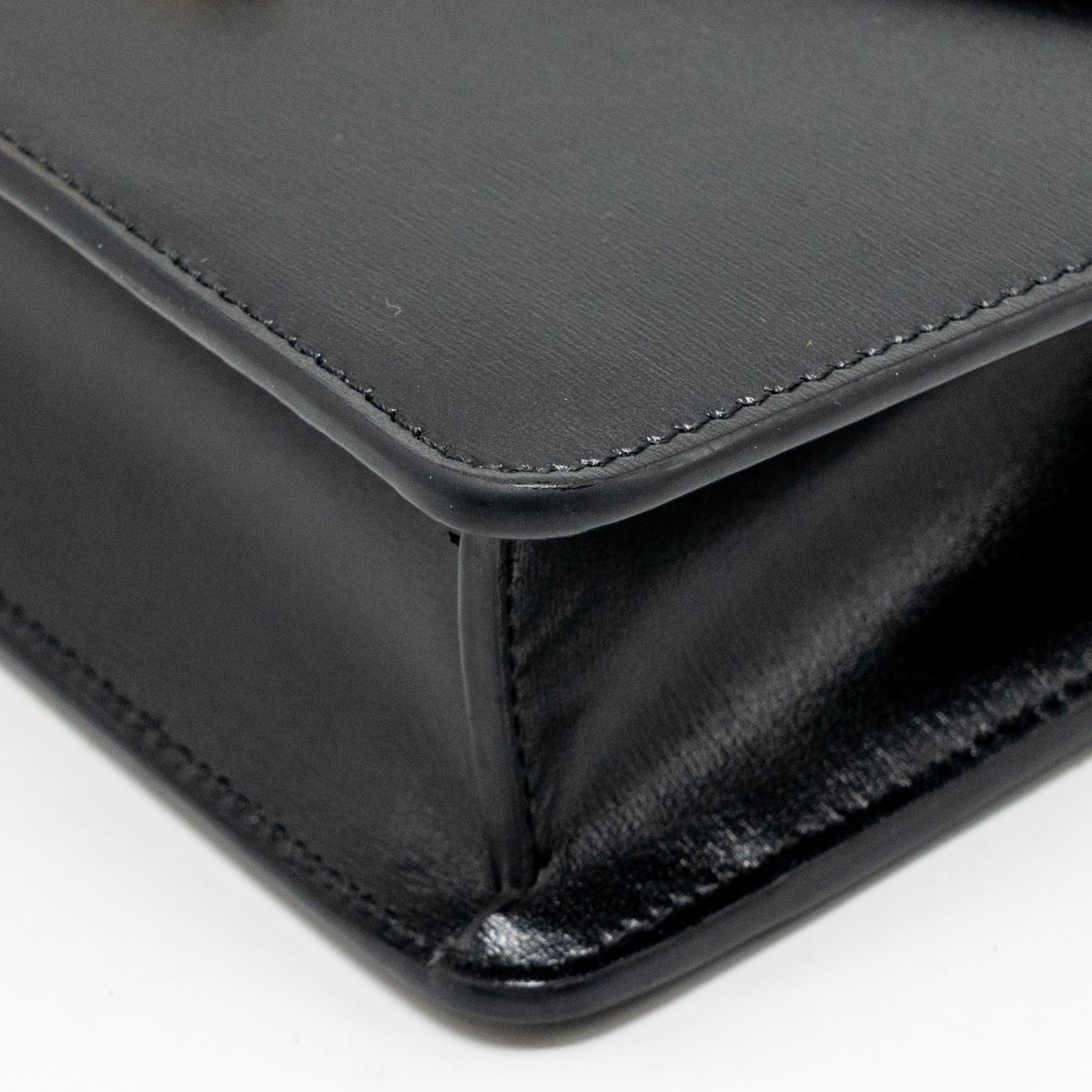 celine-wallet-on-chain-margo-shiny-calfskin-black-ghw