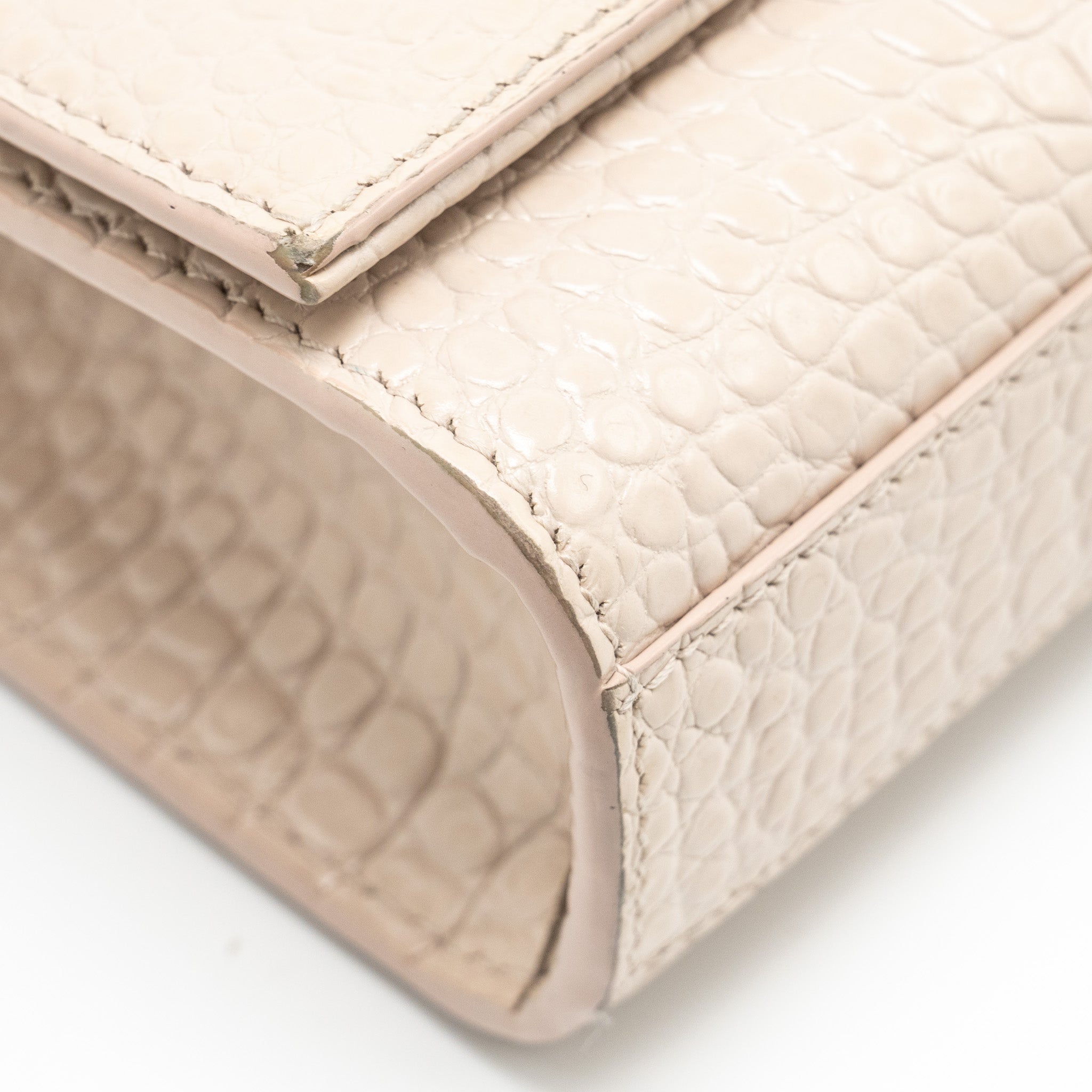 saint-laurent-ysl-kate-bag-croc-embossed-calfskin-beige-shw