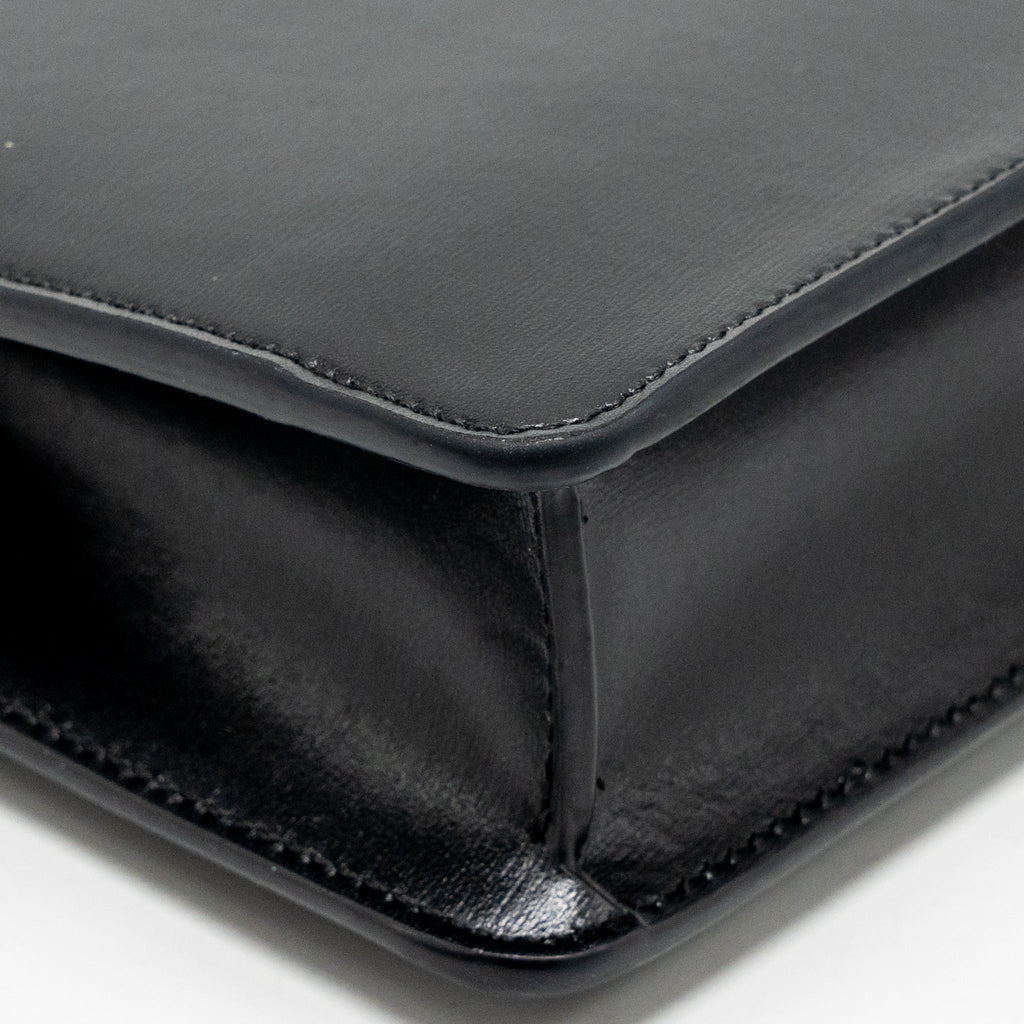 celine-wallet-on-chain-margo-shiny-calfskin-black-ghw