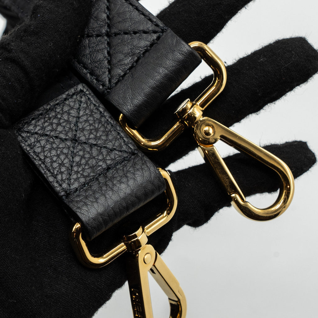 fendi-regular-baguette-nylon-black-ghw