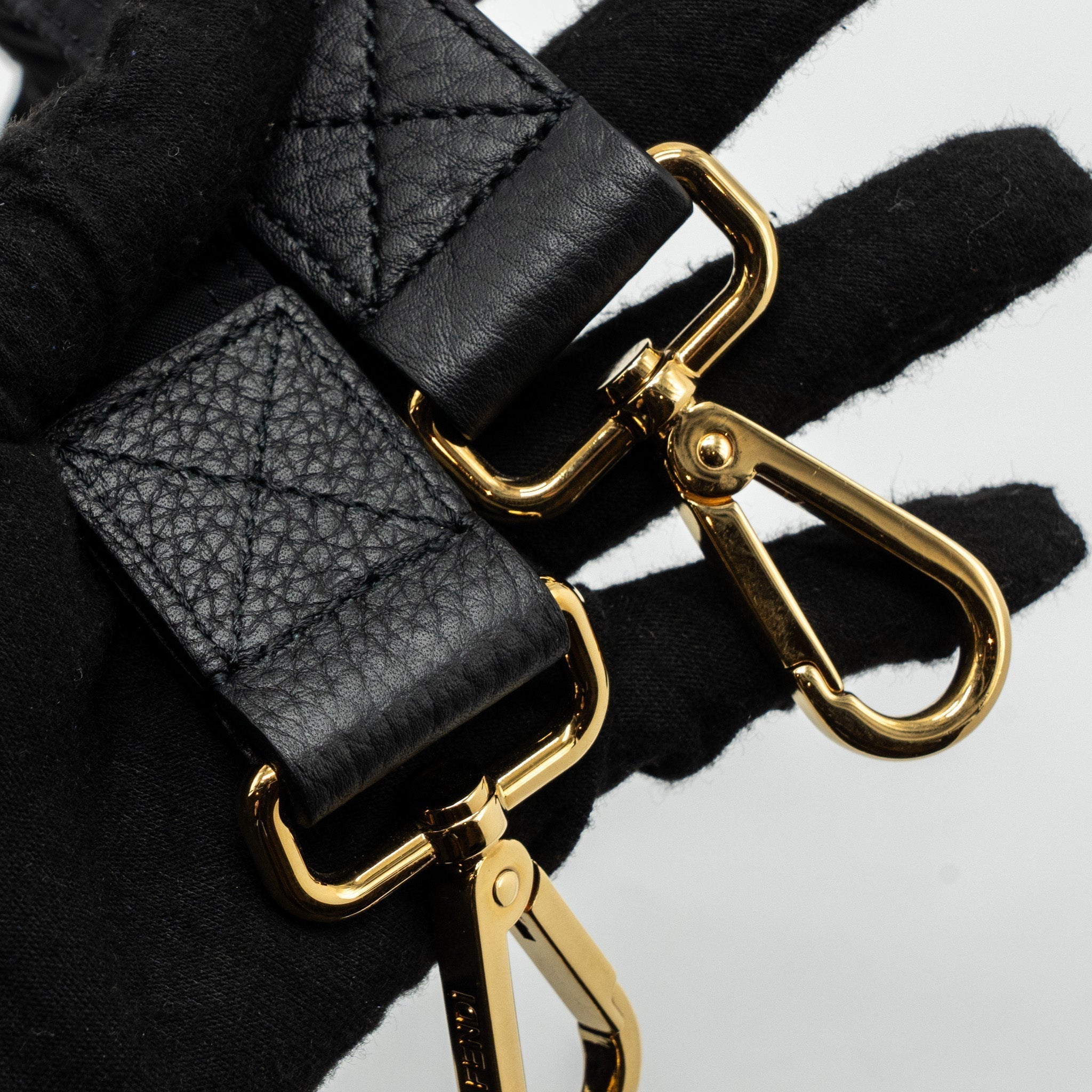 fendi-regular-baguette-nylon-black-ghw